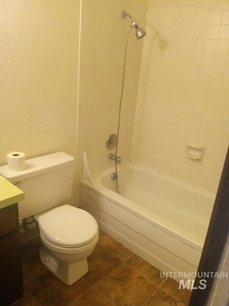 2323 Hillcrest Property Photo 16