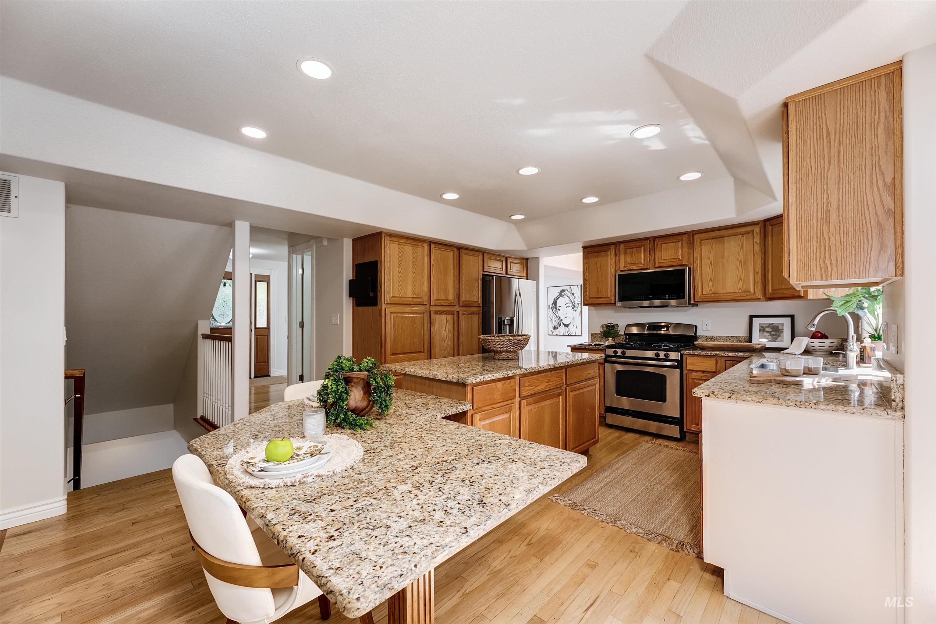 13233 W Buttercup Property Photo 8