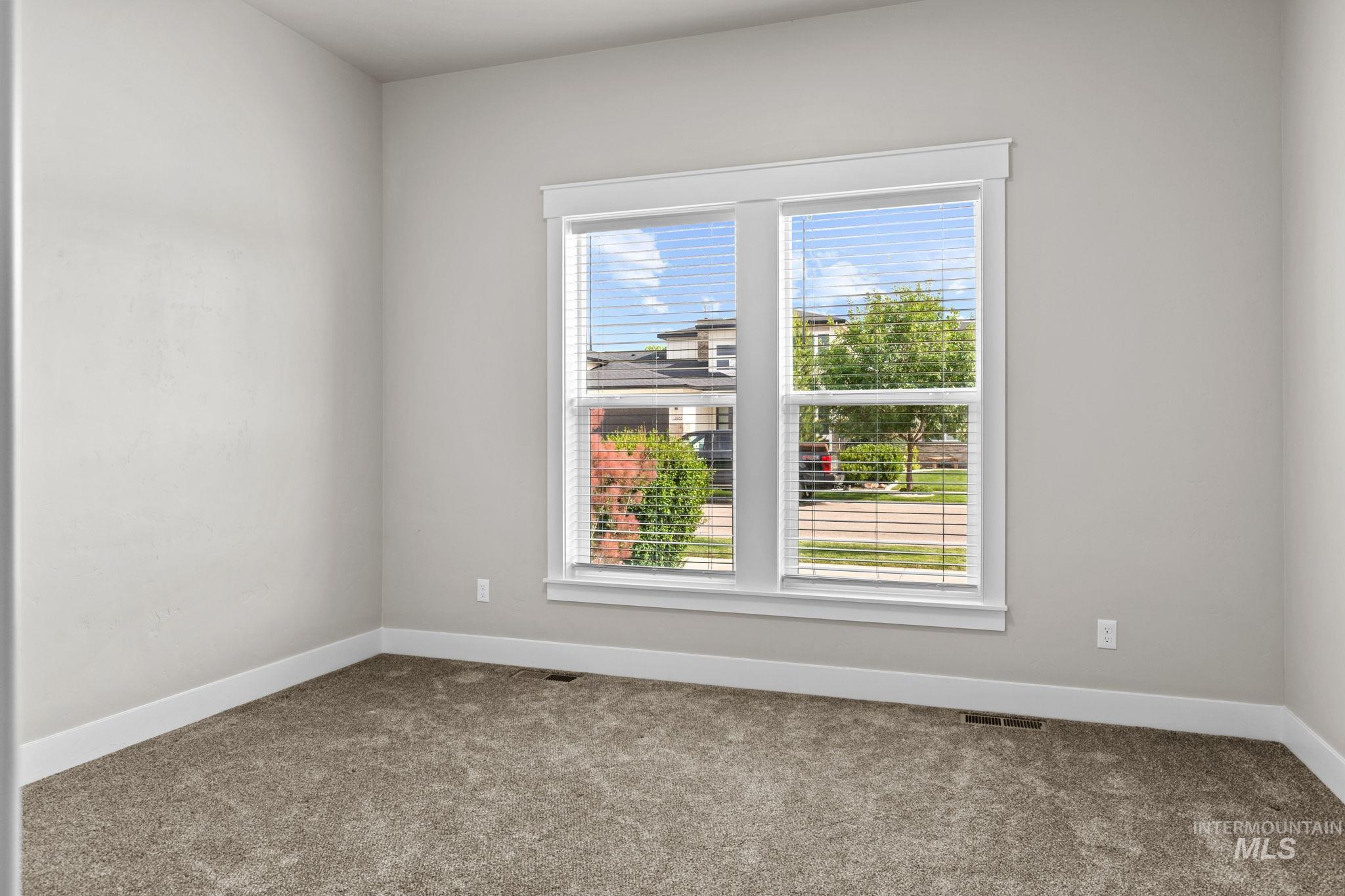 2934 E Murchison St Property Photo 27