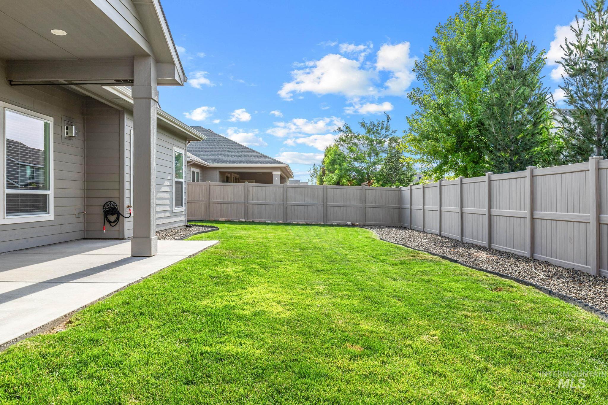 2934 E Murchison St Property Photo 42