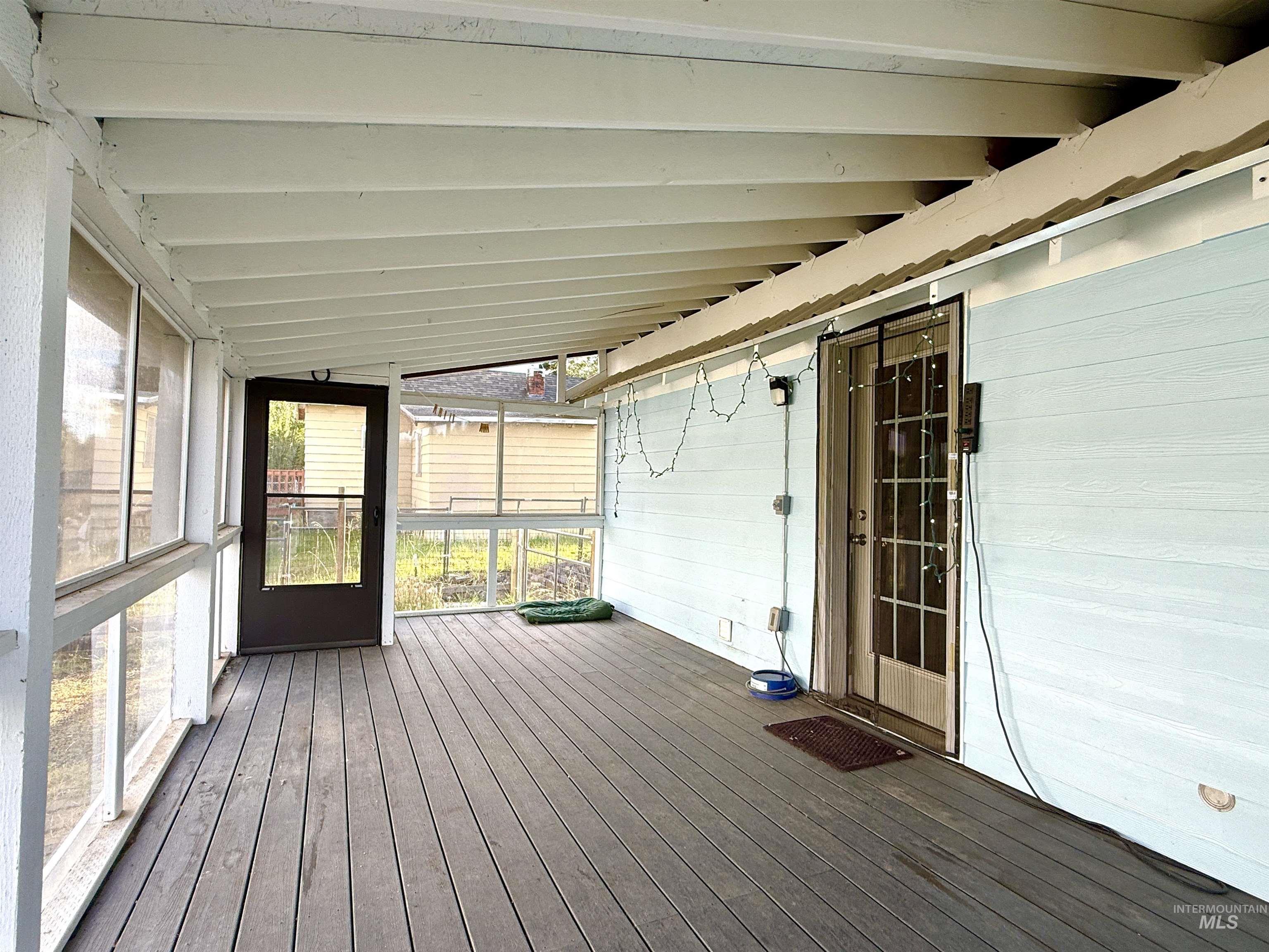 418 Mason Ave Property Photo 21