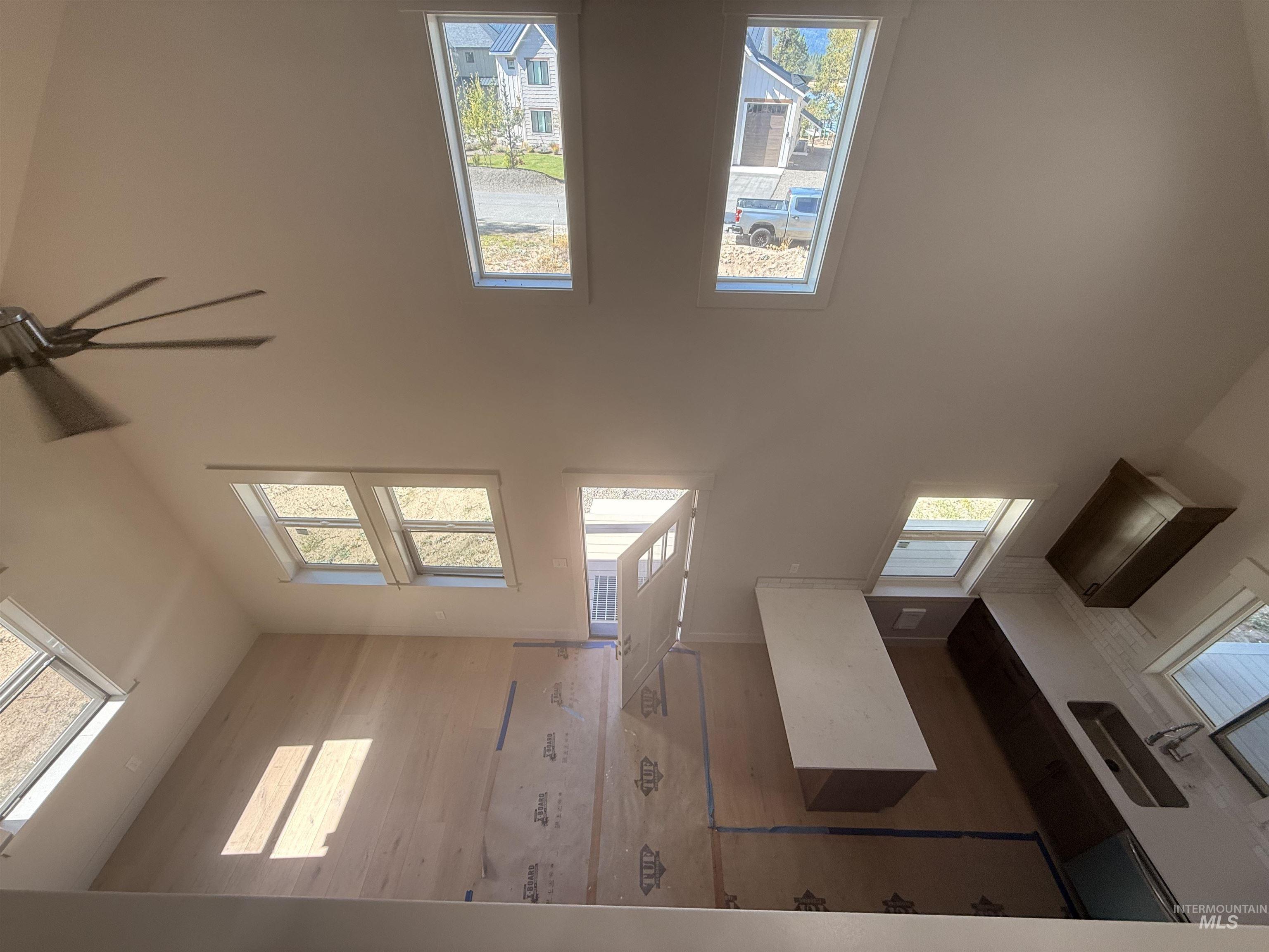 12976 Sandy Drive Property Photo 10