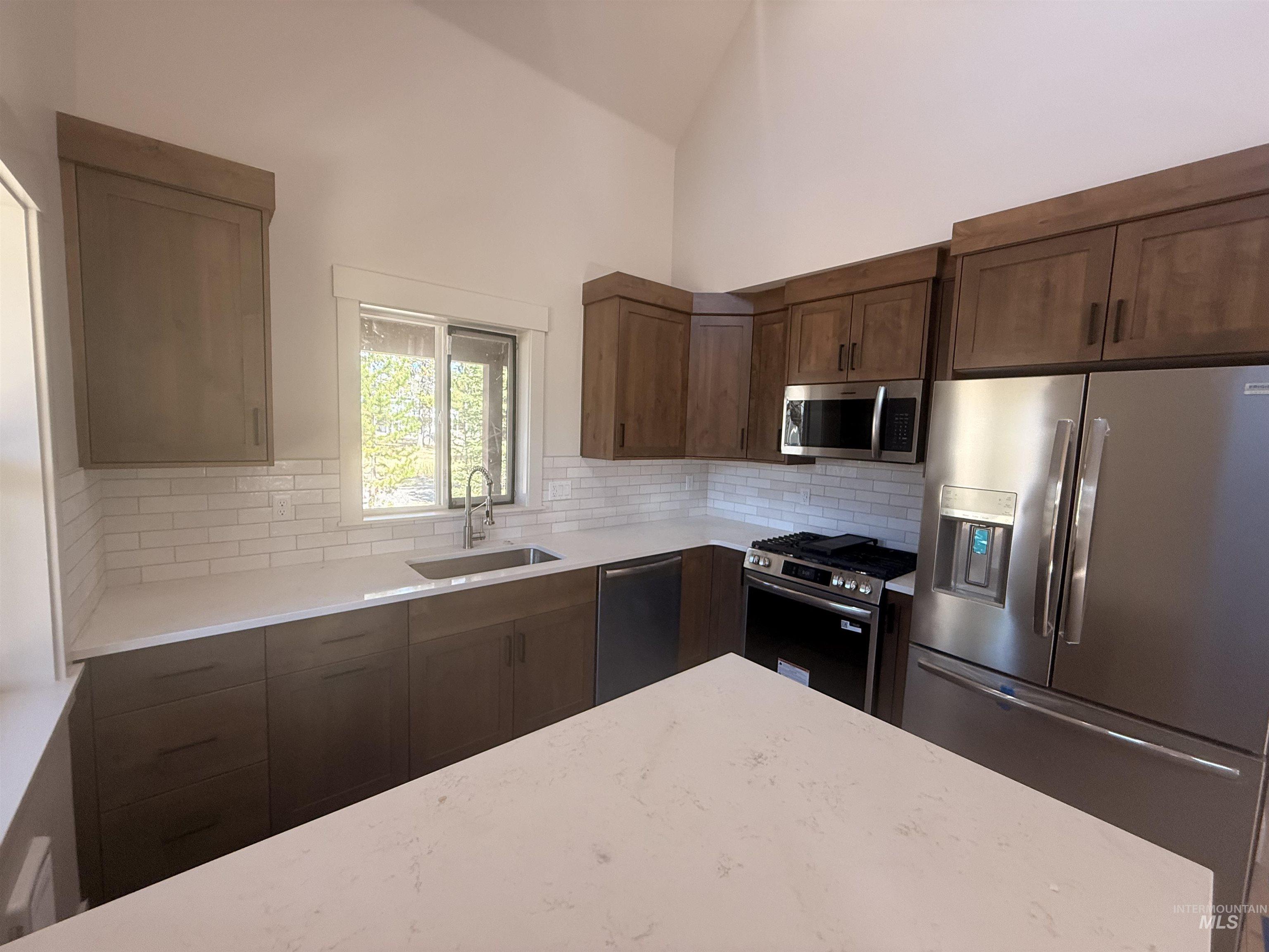 12976 Sandy Drive Property Photo 13