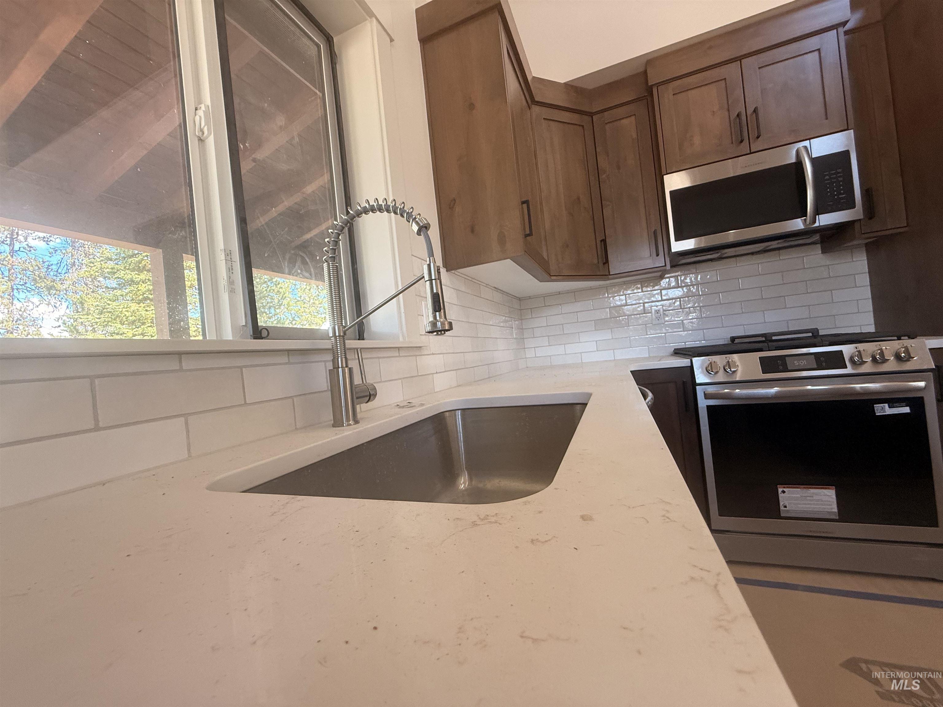 12976 Sandy Drive Property Photo 15