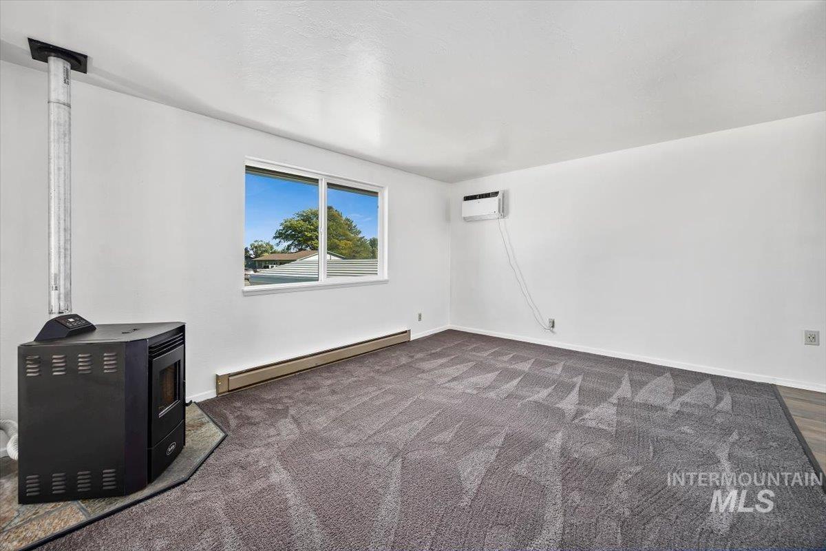 3085 Dickson Ave Property Photo 5