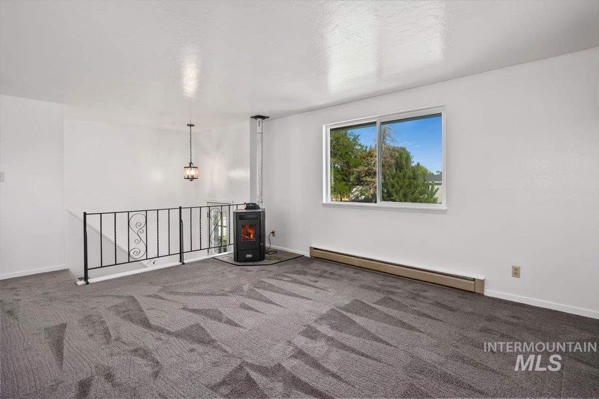 3085 Dickson Ave Property Photo 6