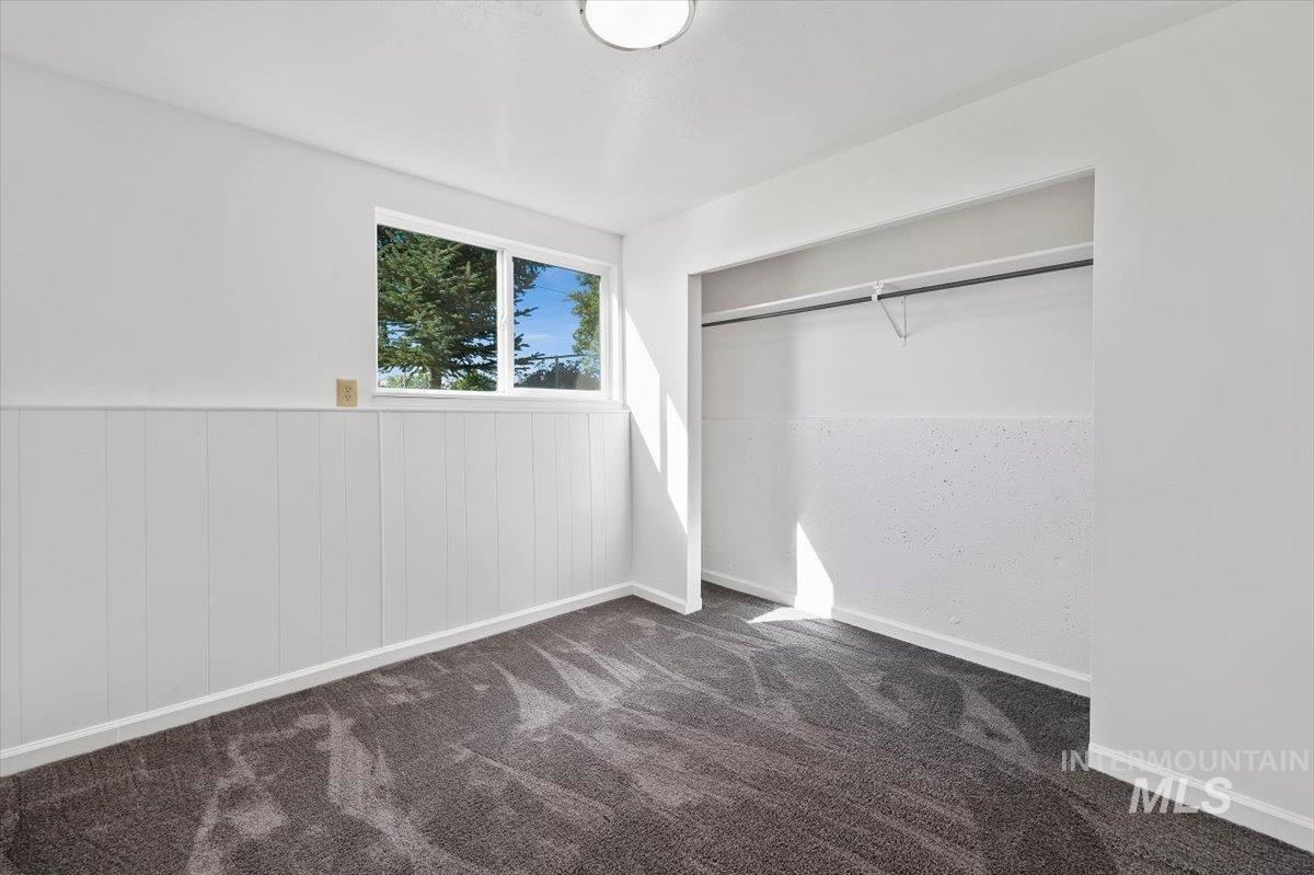 3085 Dickson Ave Property Photo 19