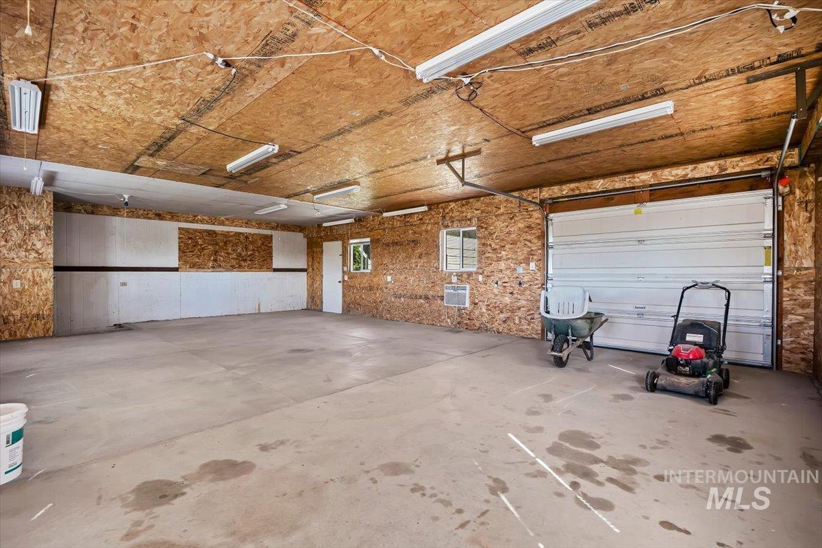 3085 Dickson Ave Property Photo 26