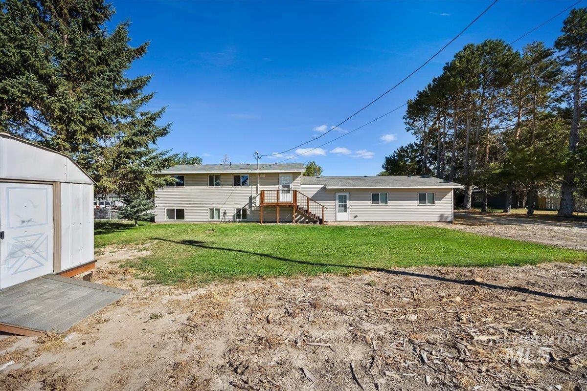 3085 Dickson Ave Property Photo 29