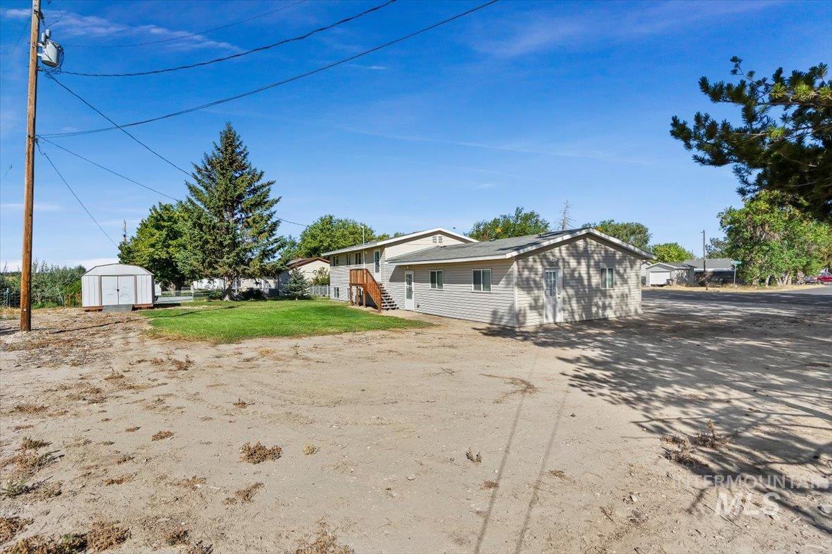3085 Dickson Ave Property Photo 30
