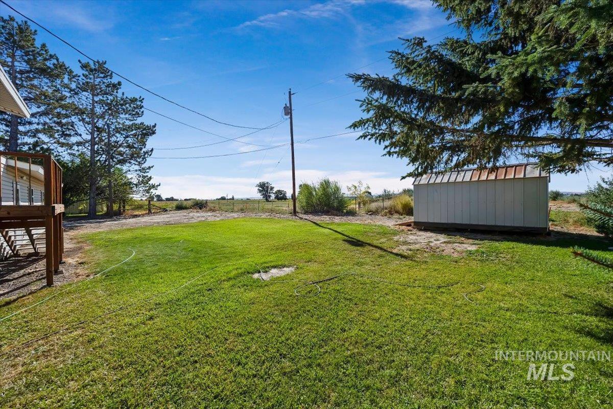 3085 Dickson Ave Property Photo 33