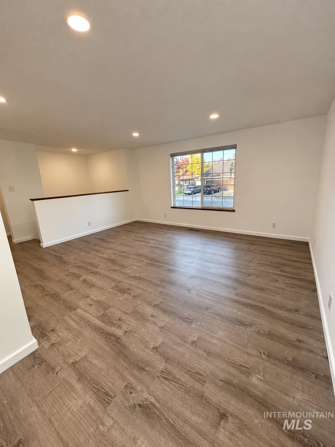 737 Academic Drive Property Photo 6
