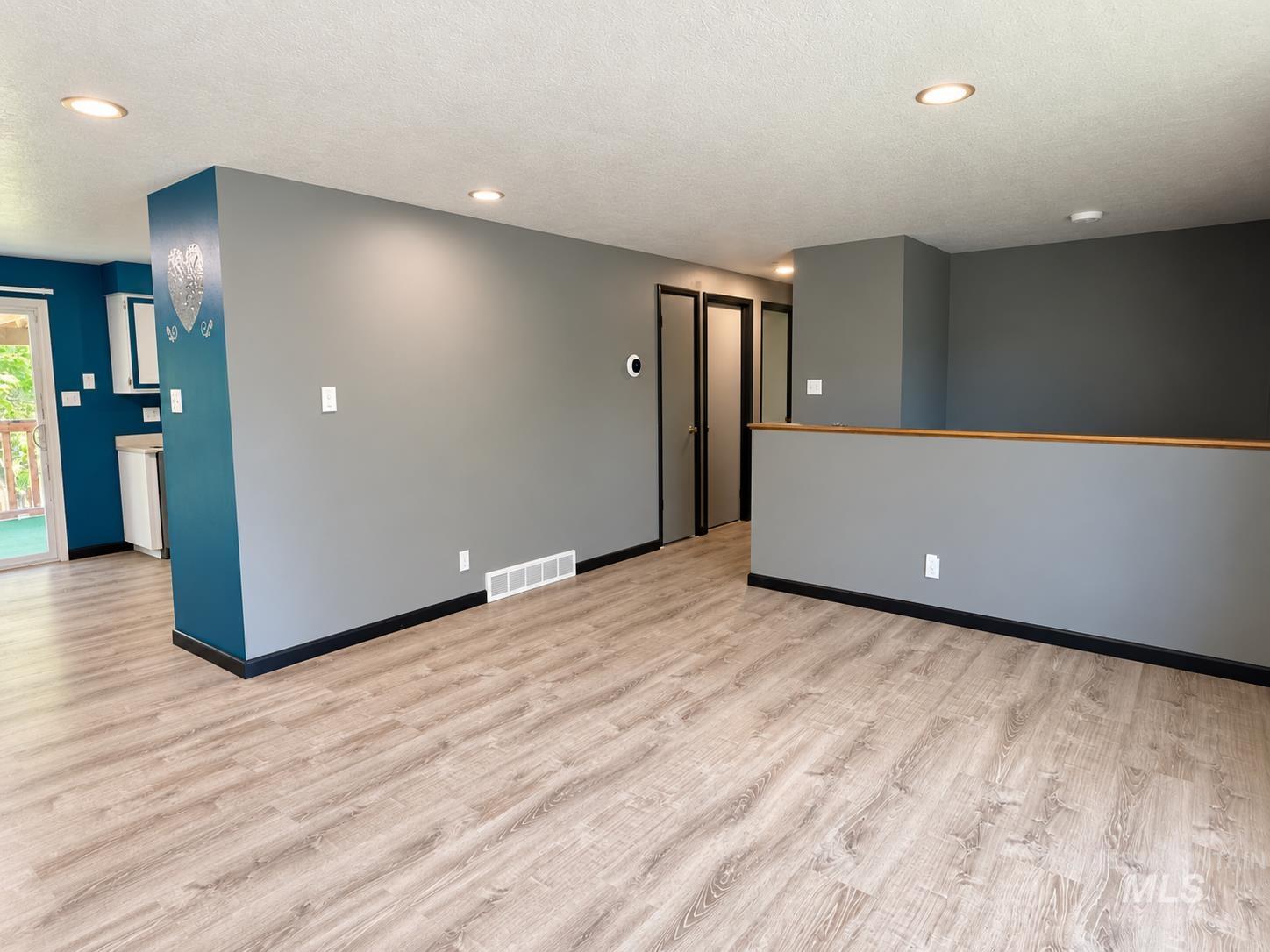 737 Academic Drive Property Photo 10