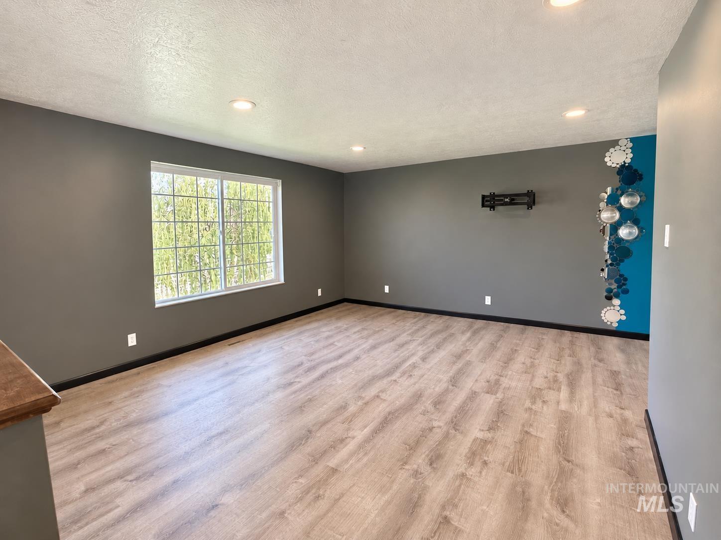 737 Academic Drive Property Photo 12