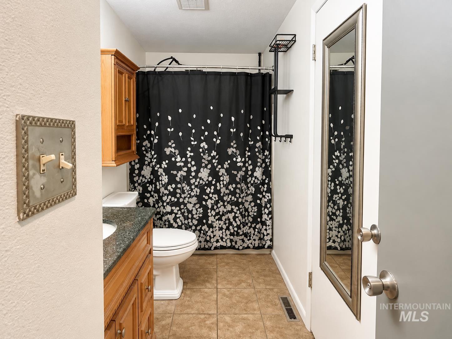 737 Academic Drive Property Photo 13