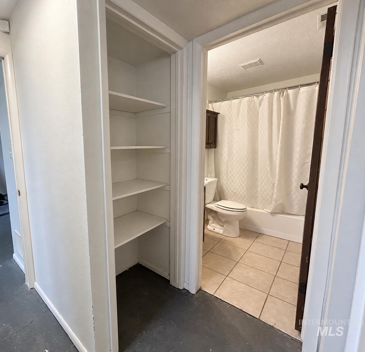 737 Academic Drive Property Photo 22