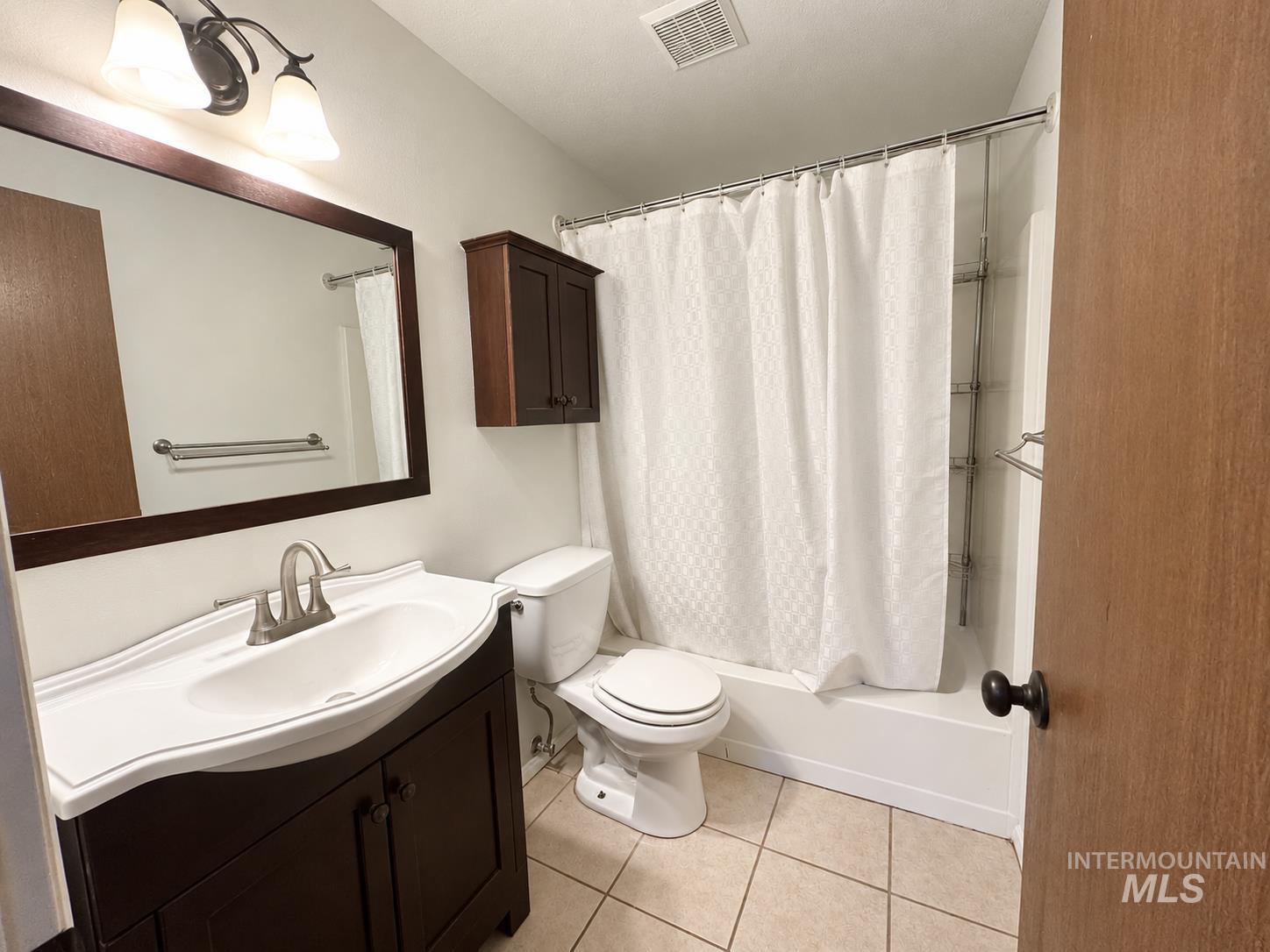 737 Academic Drive Property Photo 24