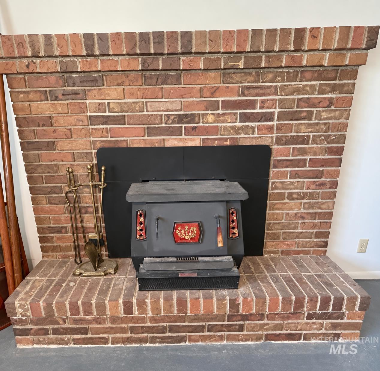 737 Academic Drive Property Photo 31