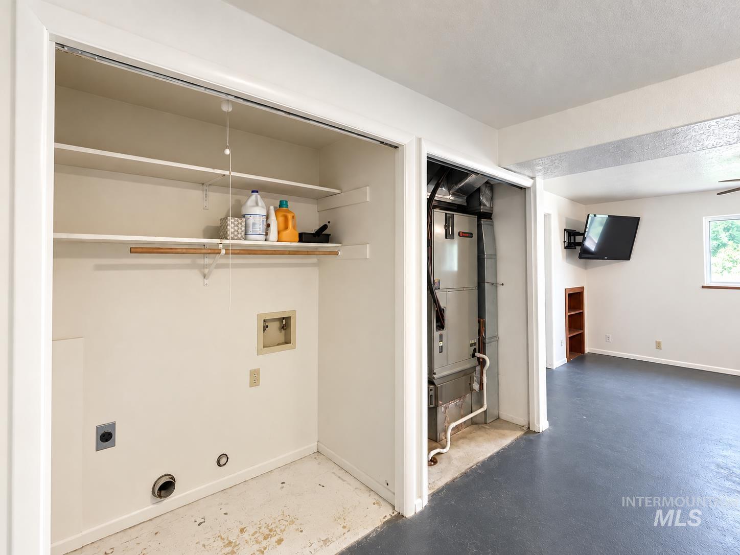 737 Academic Drive Property Photo 33
