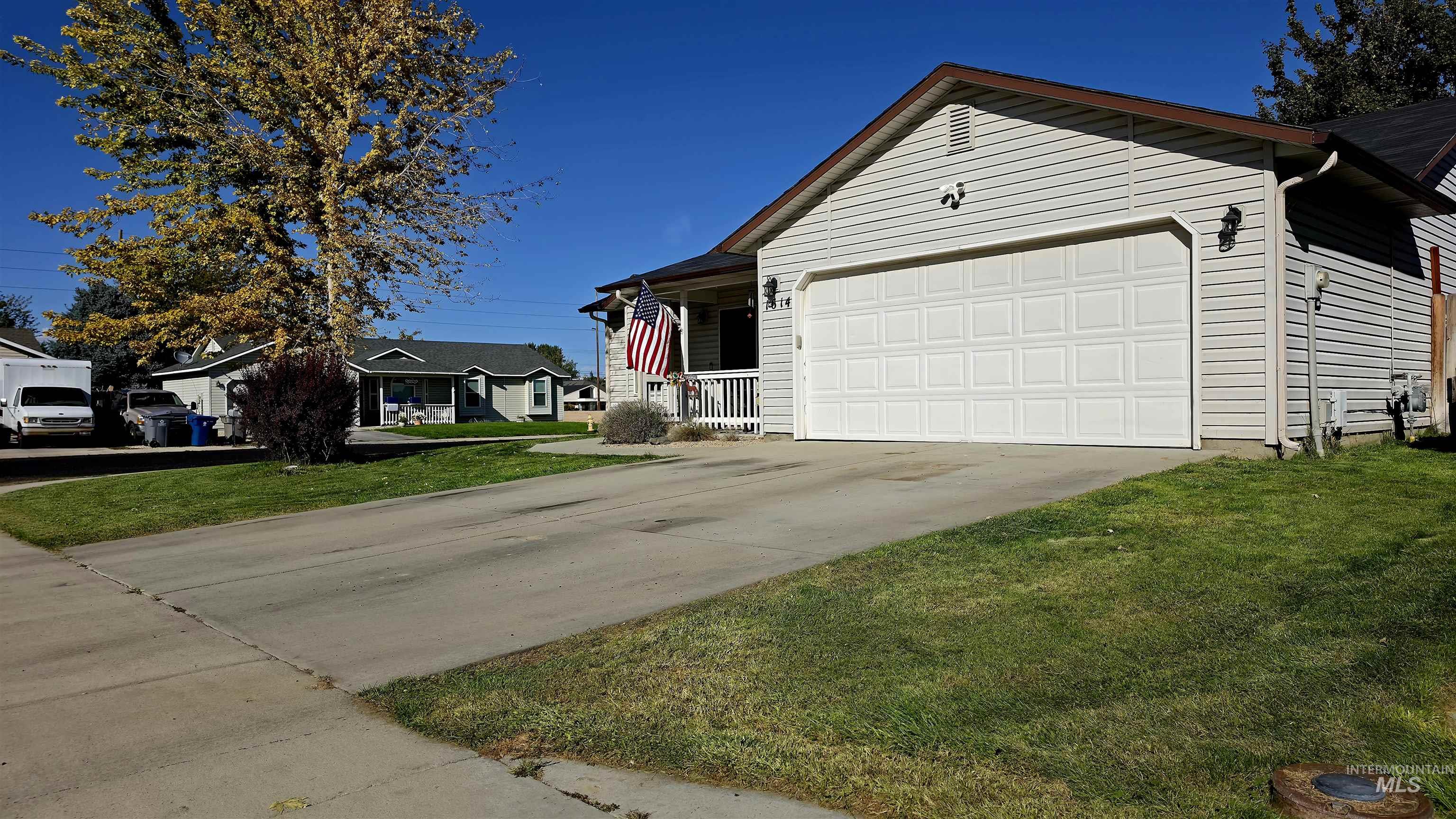 1614 S Woodland Dr Property Photo 2