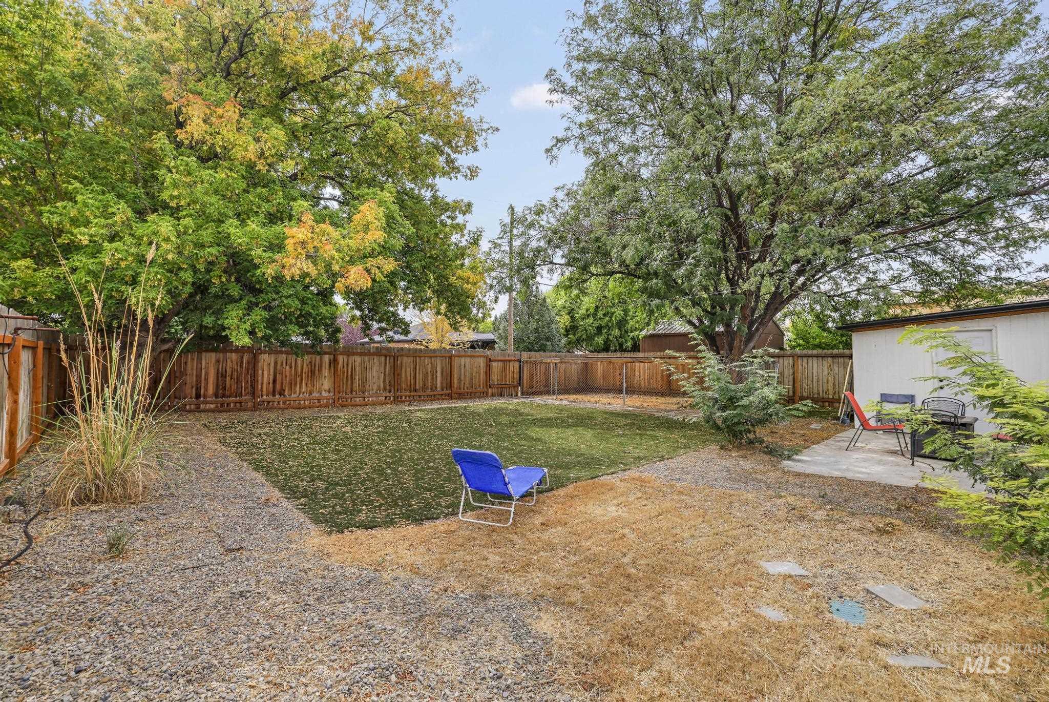 2016 E Addison Ave Property Photo 10