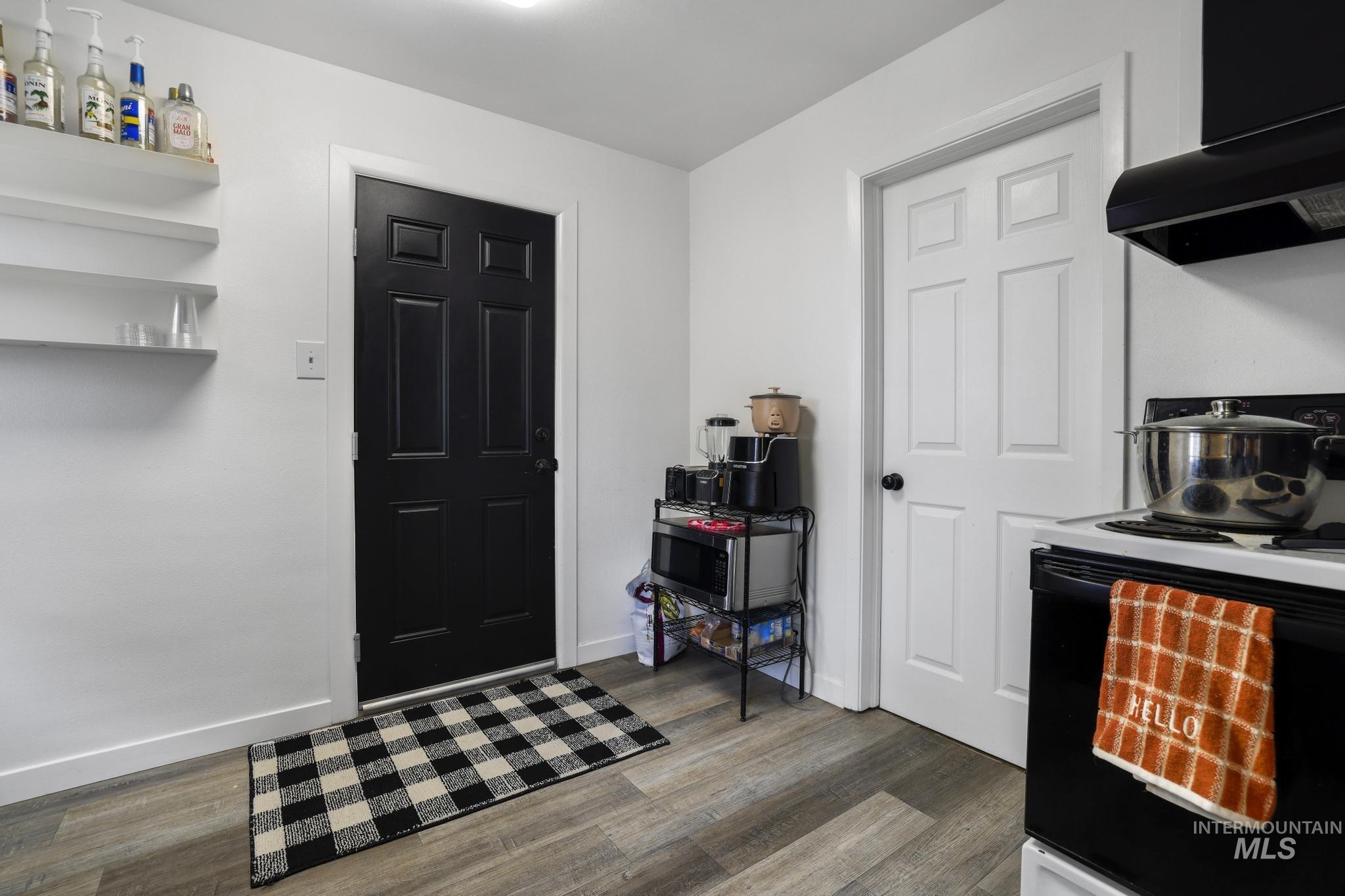 2016 E Addison Ave Property Photo 21
