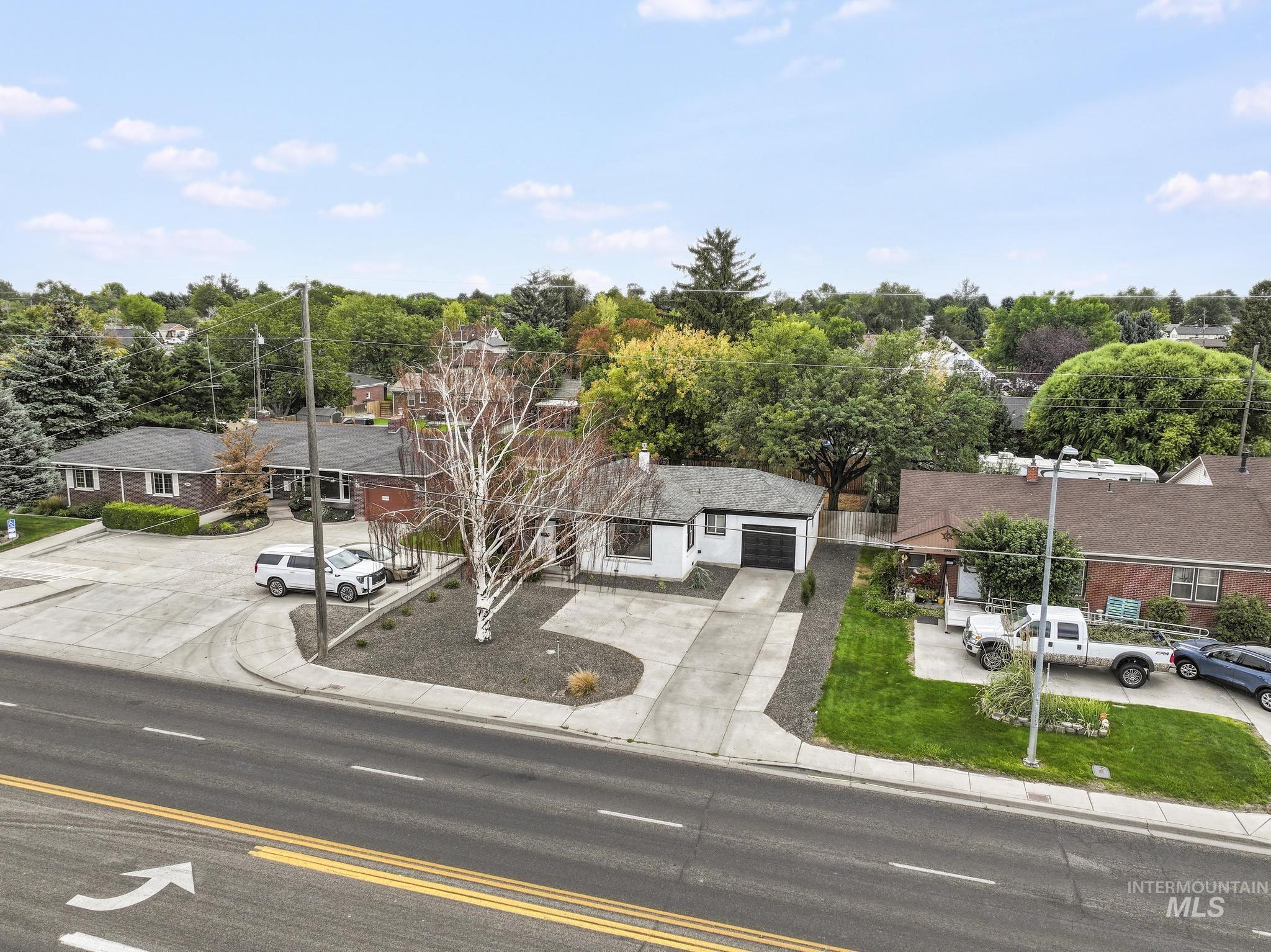 2016 E Addison Ave Property Photo 33