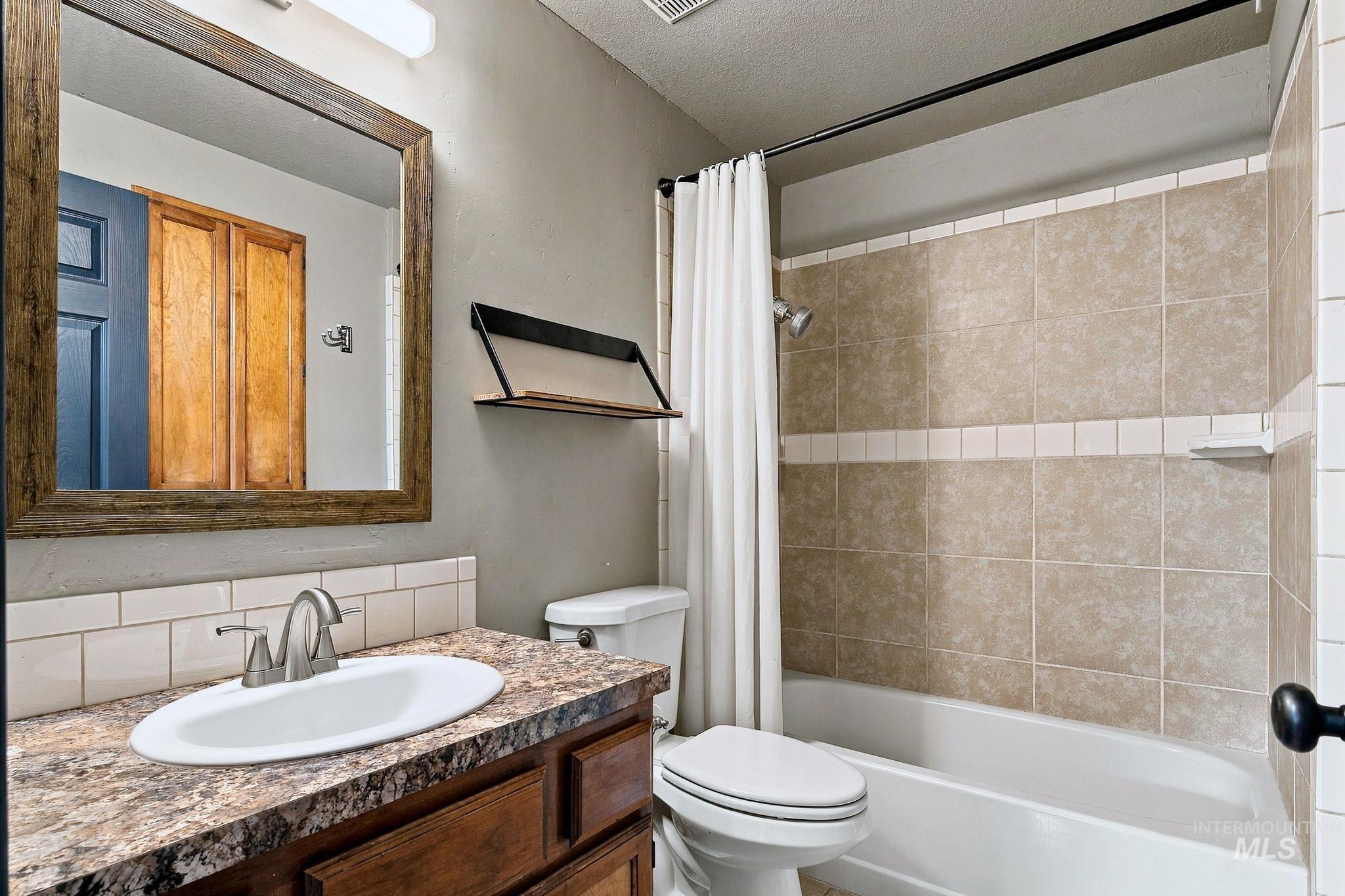 1372 W Crest Wood Dr Property Photo 30