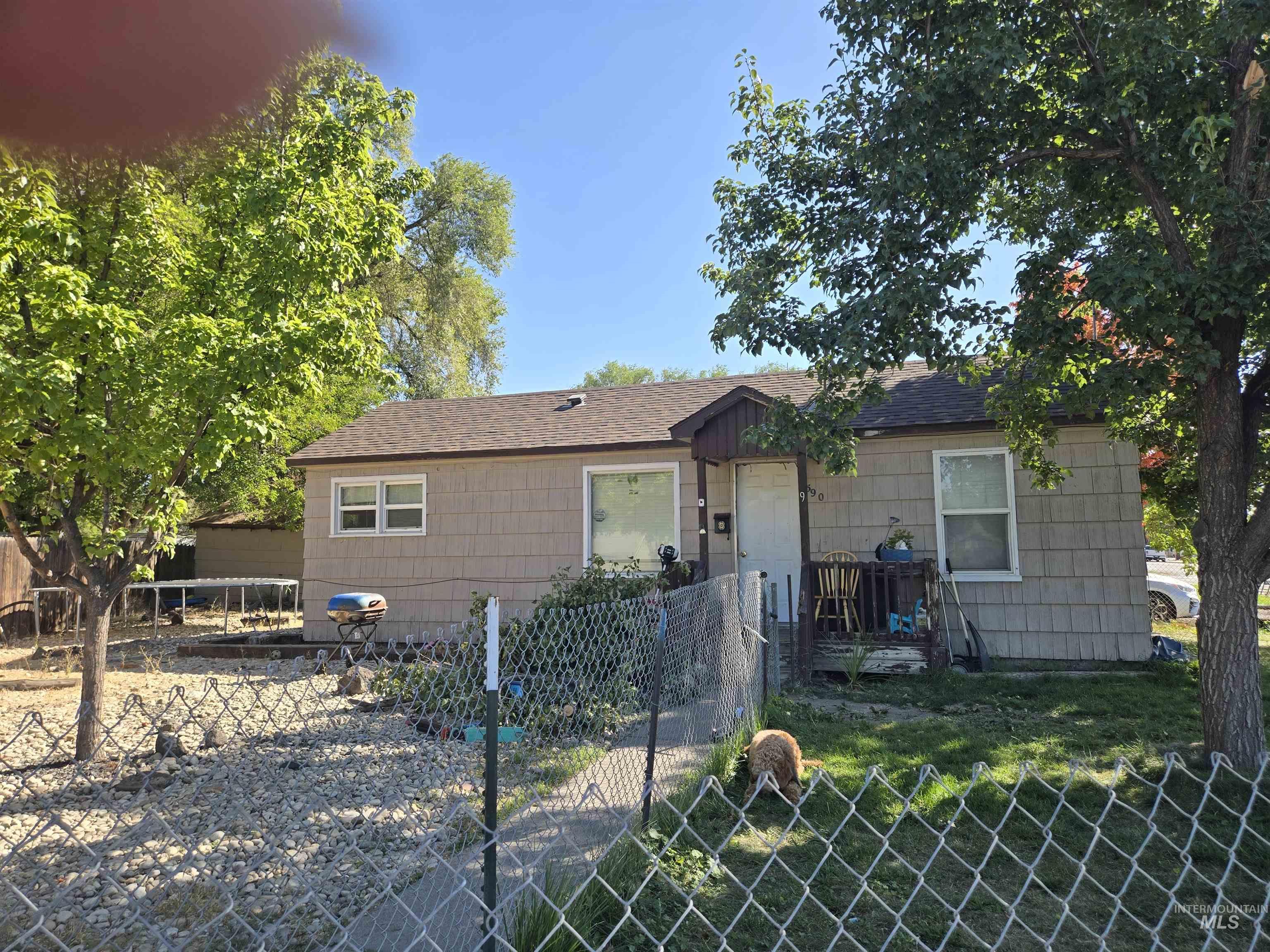 590 S 3rd E Property Photo 1