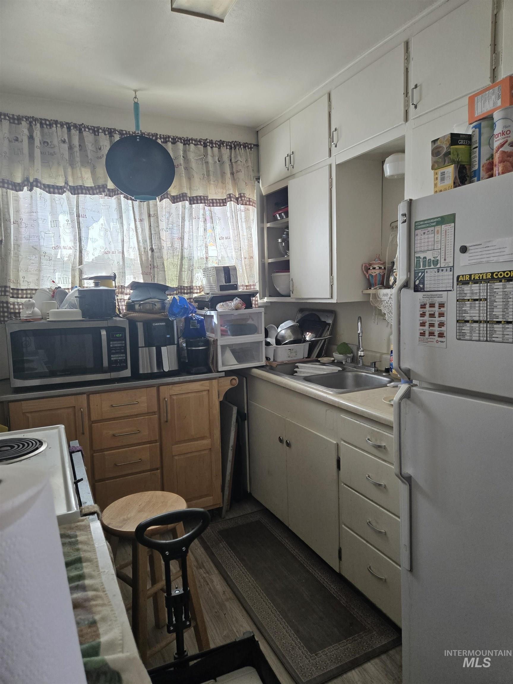 590 S 3rd E Property Photo 15