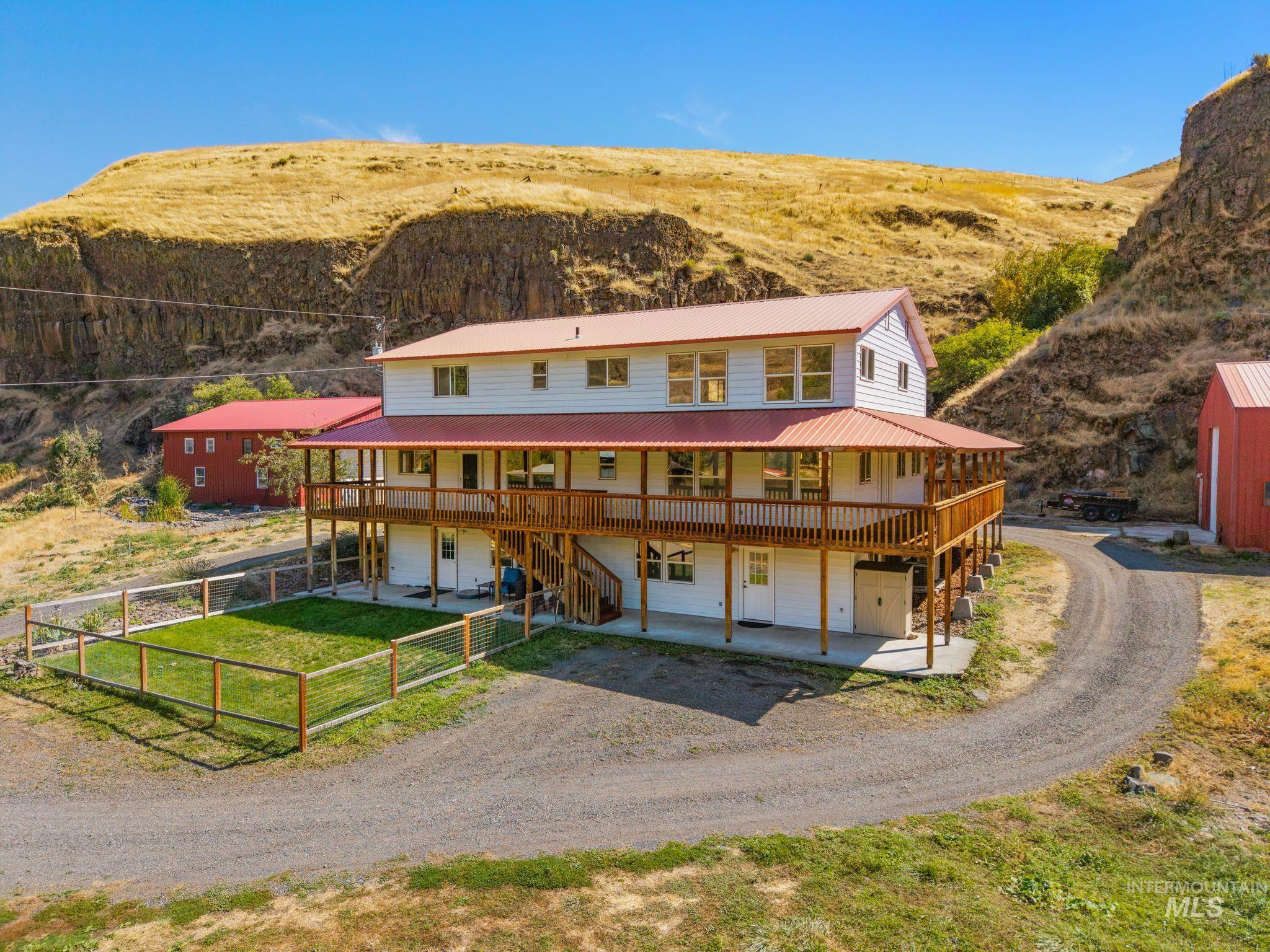 3387 Asotin Creek Road Property Photo 1