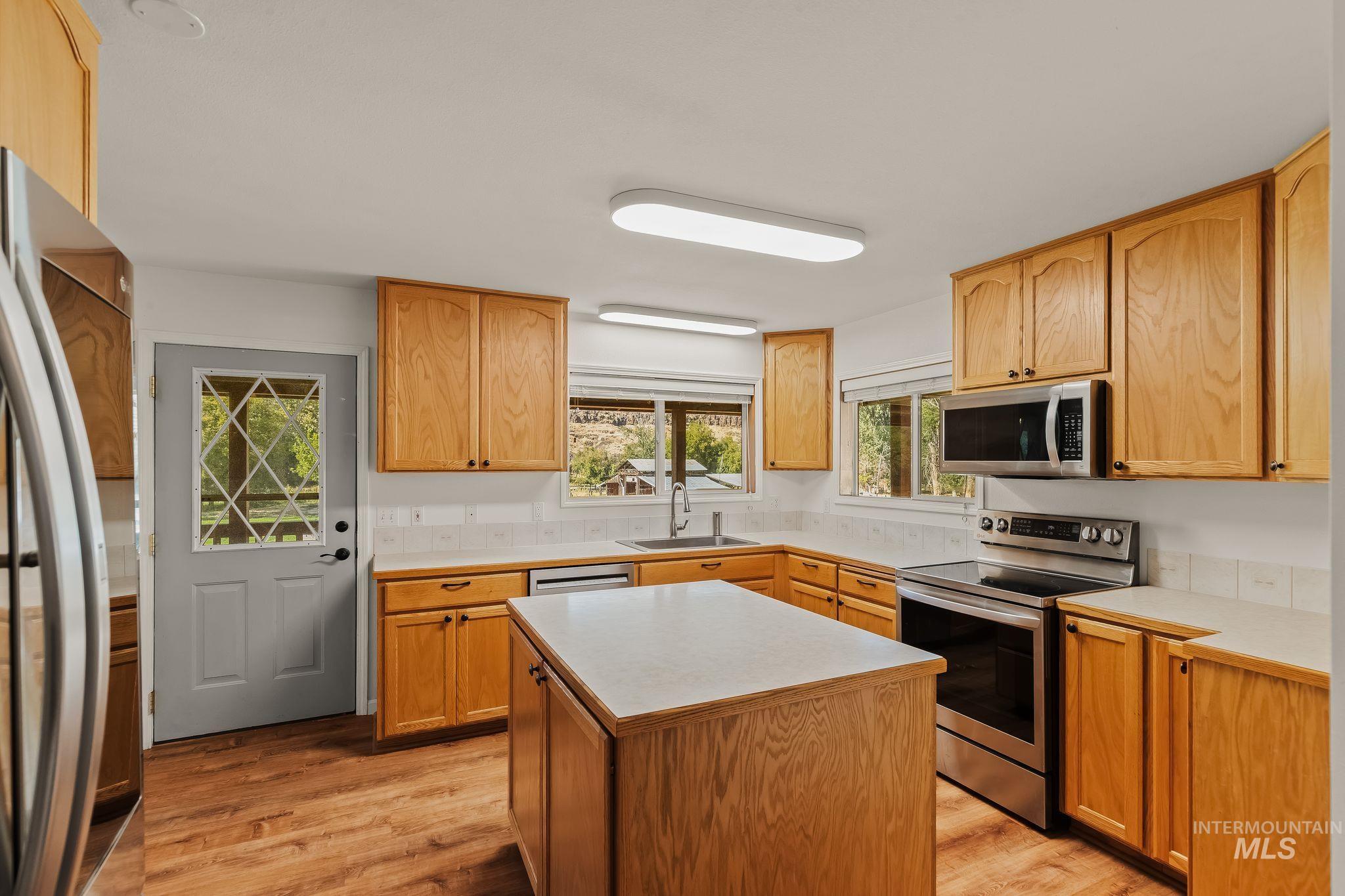 3387 Asotin Creek Road Property Photo 6