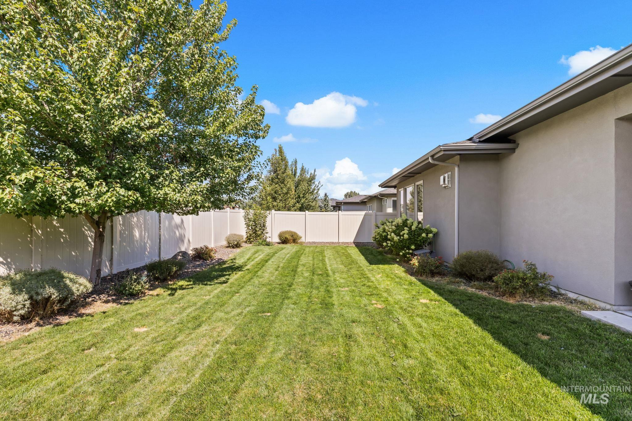 2319 S Steichen Way Property Photo 37