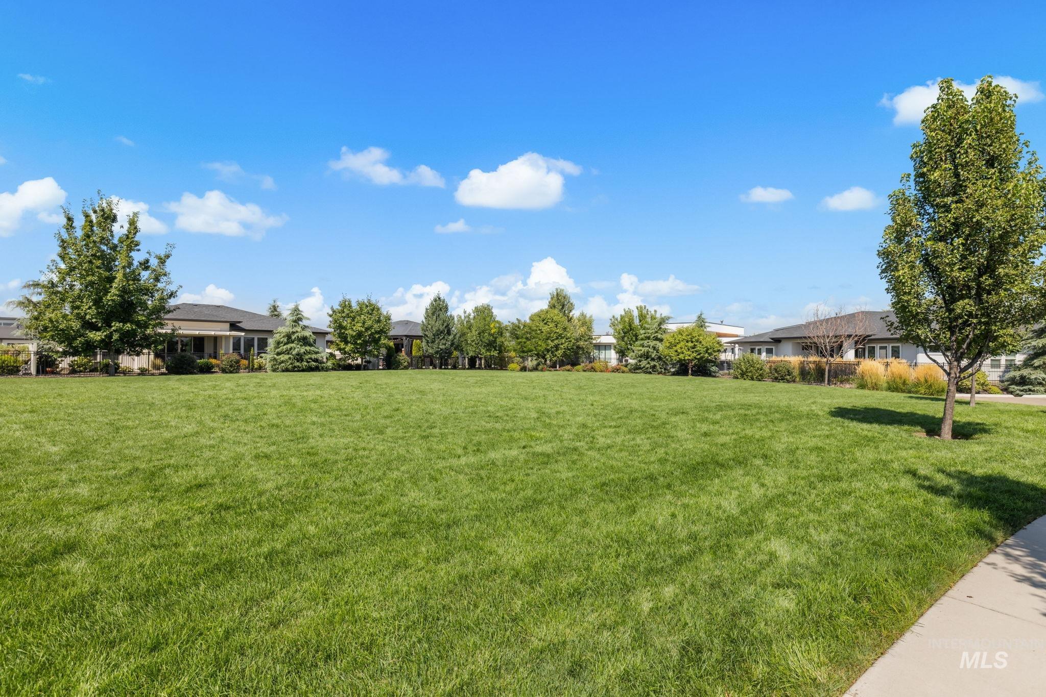 2319 S Steichen Way Property Photo 43