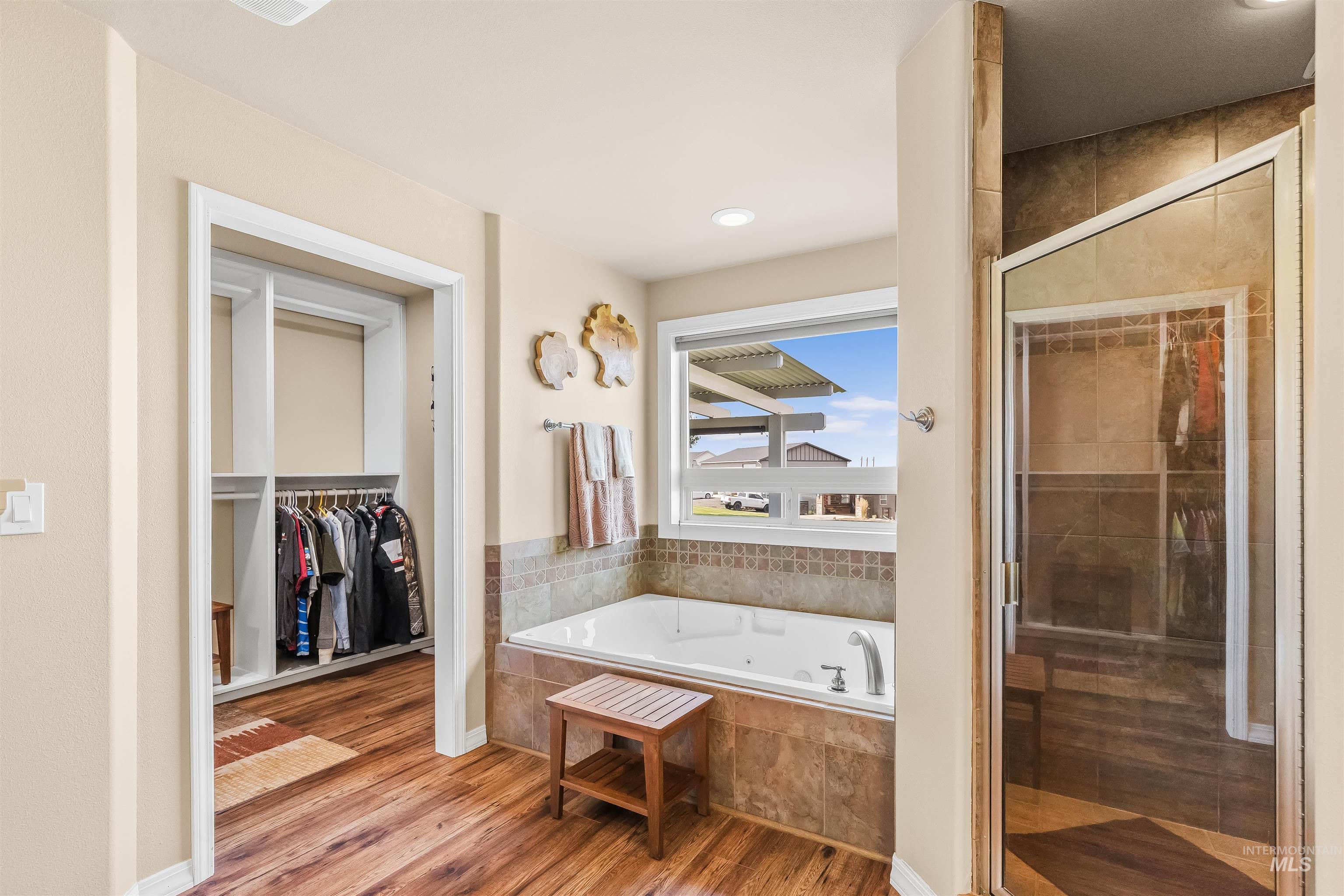 718 Talons Court Property Photo 16