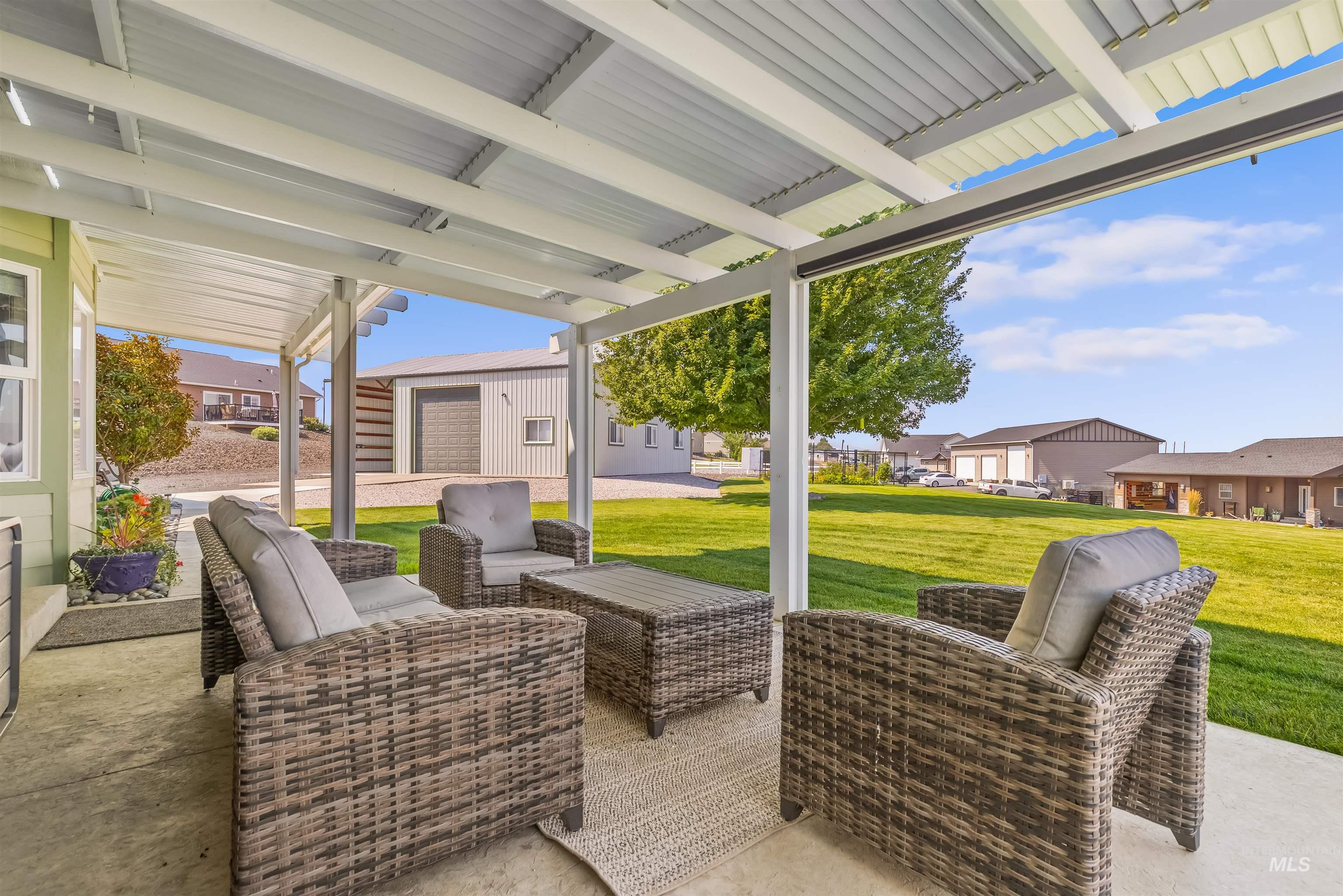 718 Talons Court Property Photo 33
