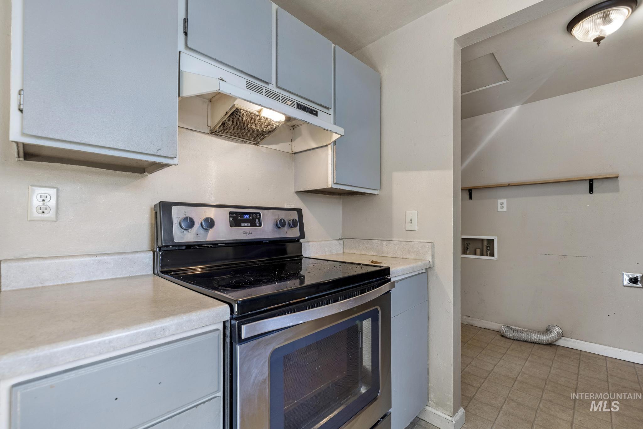 219 E H Ave Property Photo 5