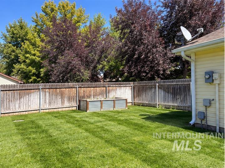 6919 N Glencrest Way Property Photo 5