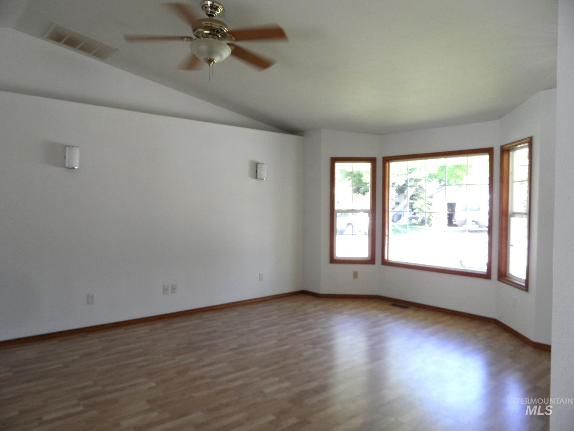 6919 N Glencrest Way Property Photo 8