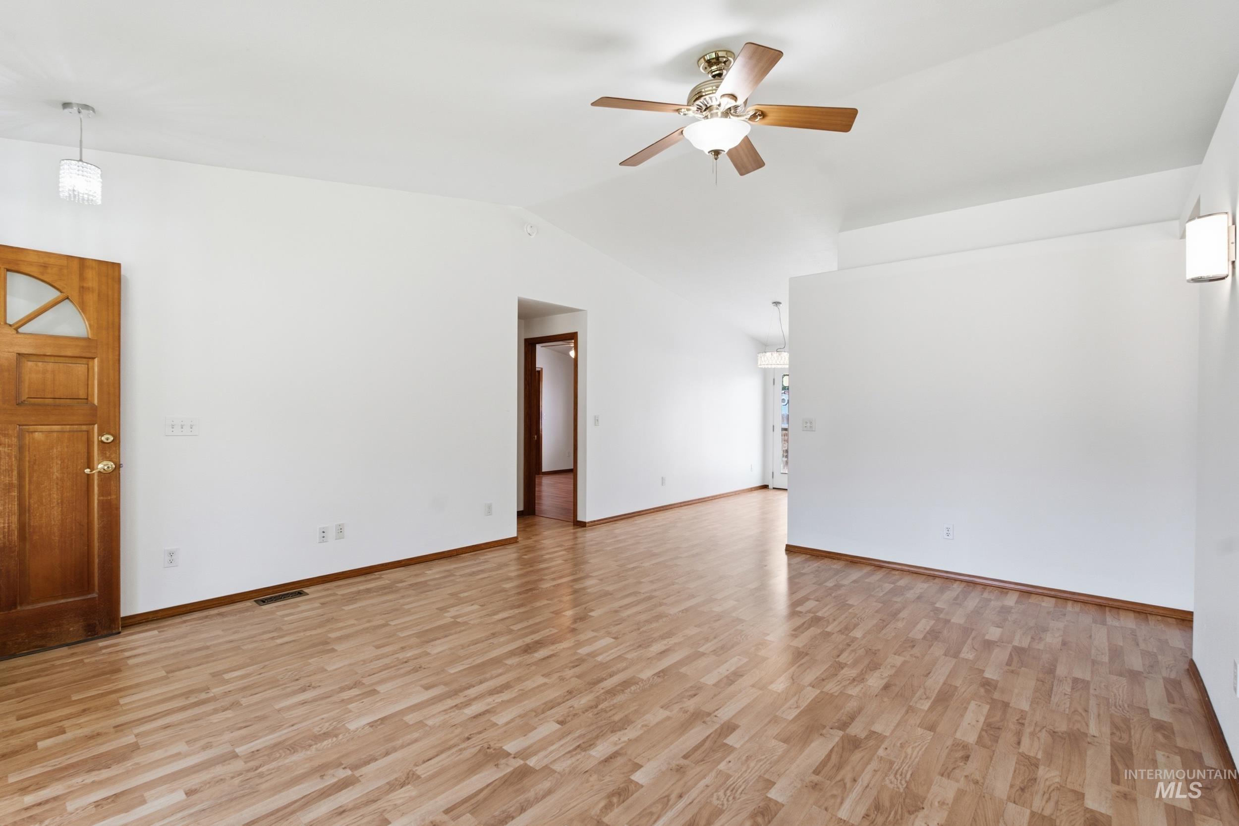 6919 N Glencrest Way Property Photo 11