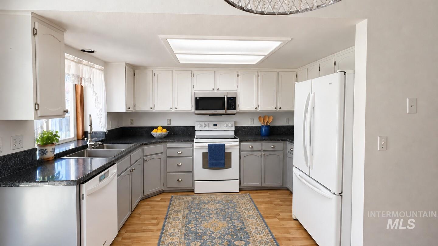 6919 N Glencrest Way Property Photo 12