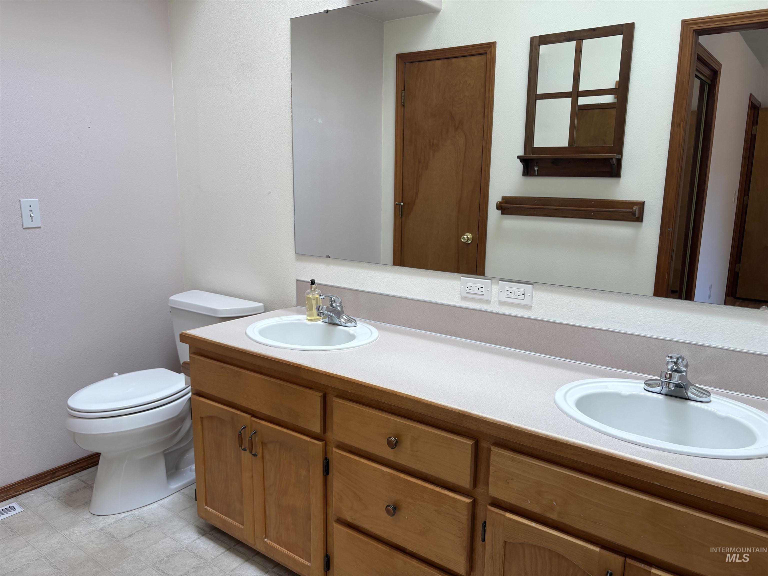 6919 N Glencrest Way Property Photo 17