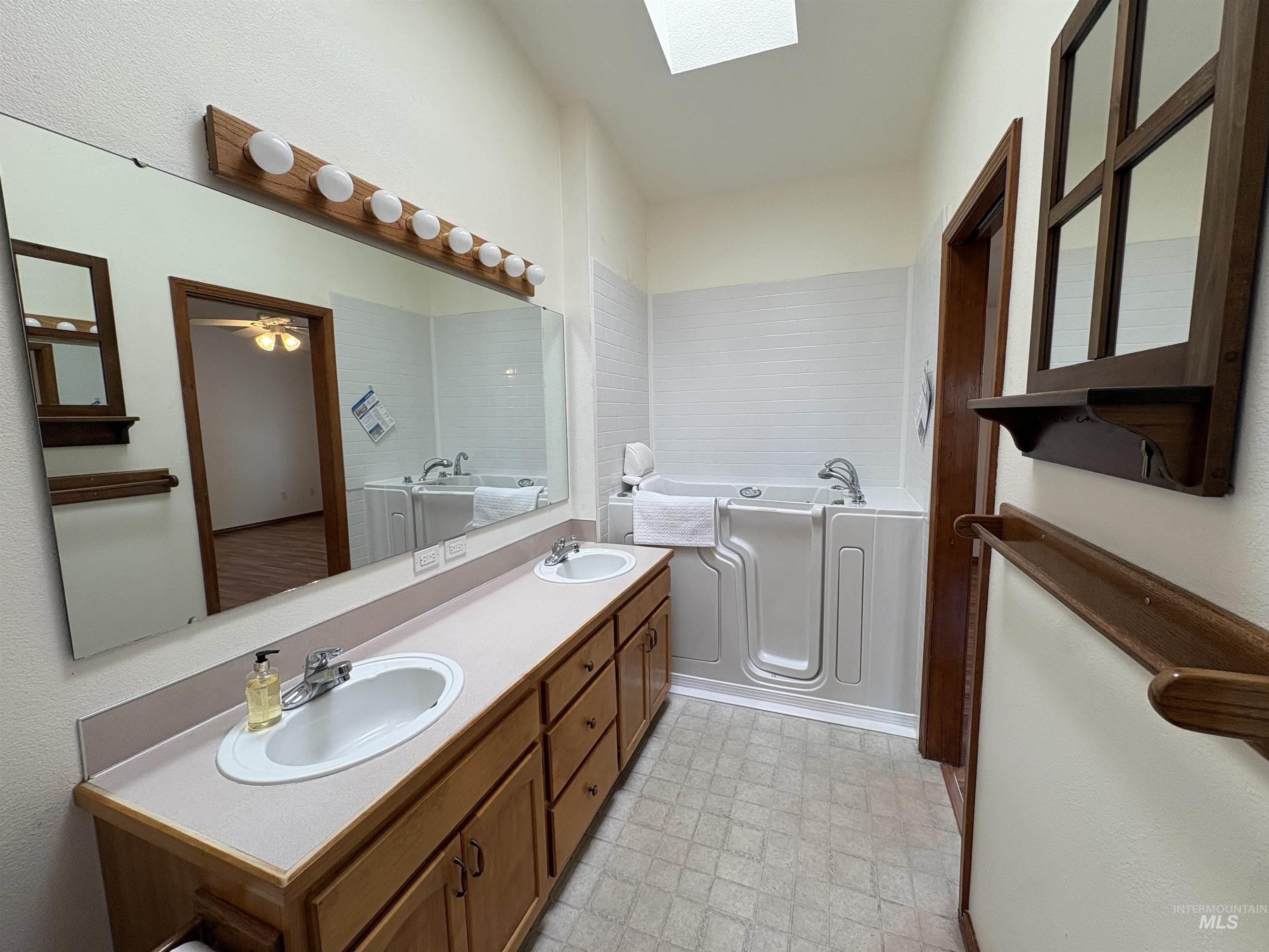 6919 N Glencrest Way Property Photo 18