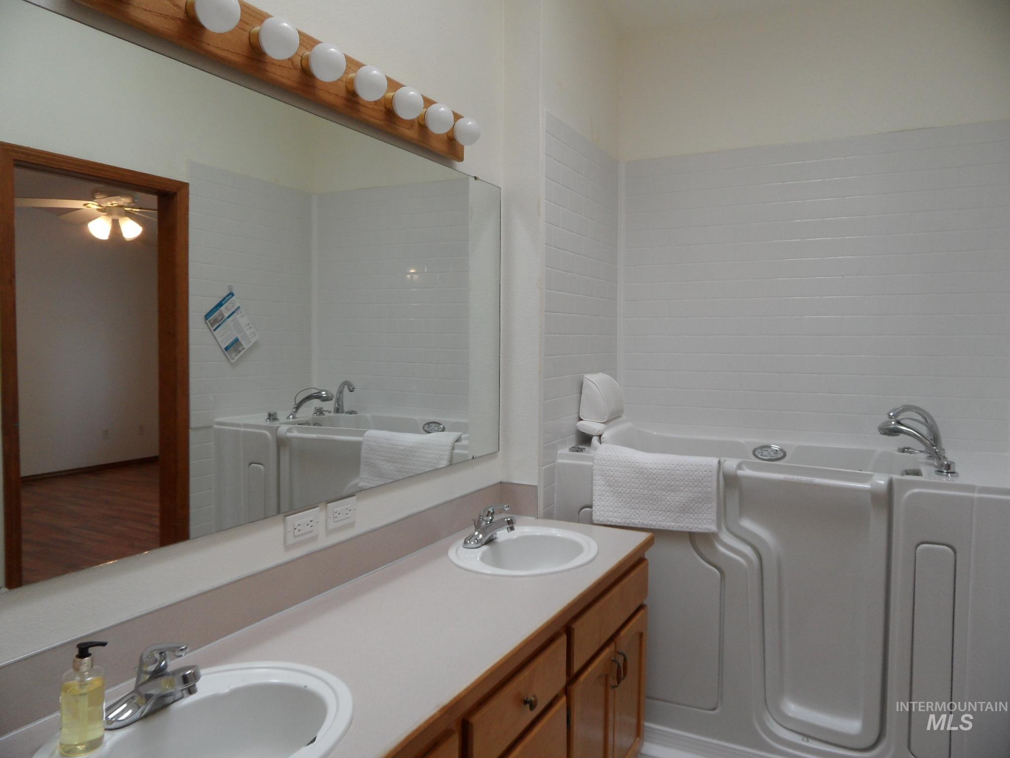 6919 N Glencrest Way Property Photo 19