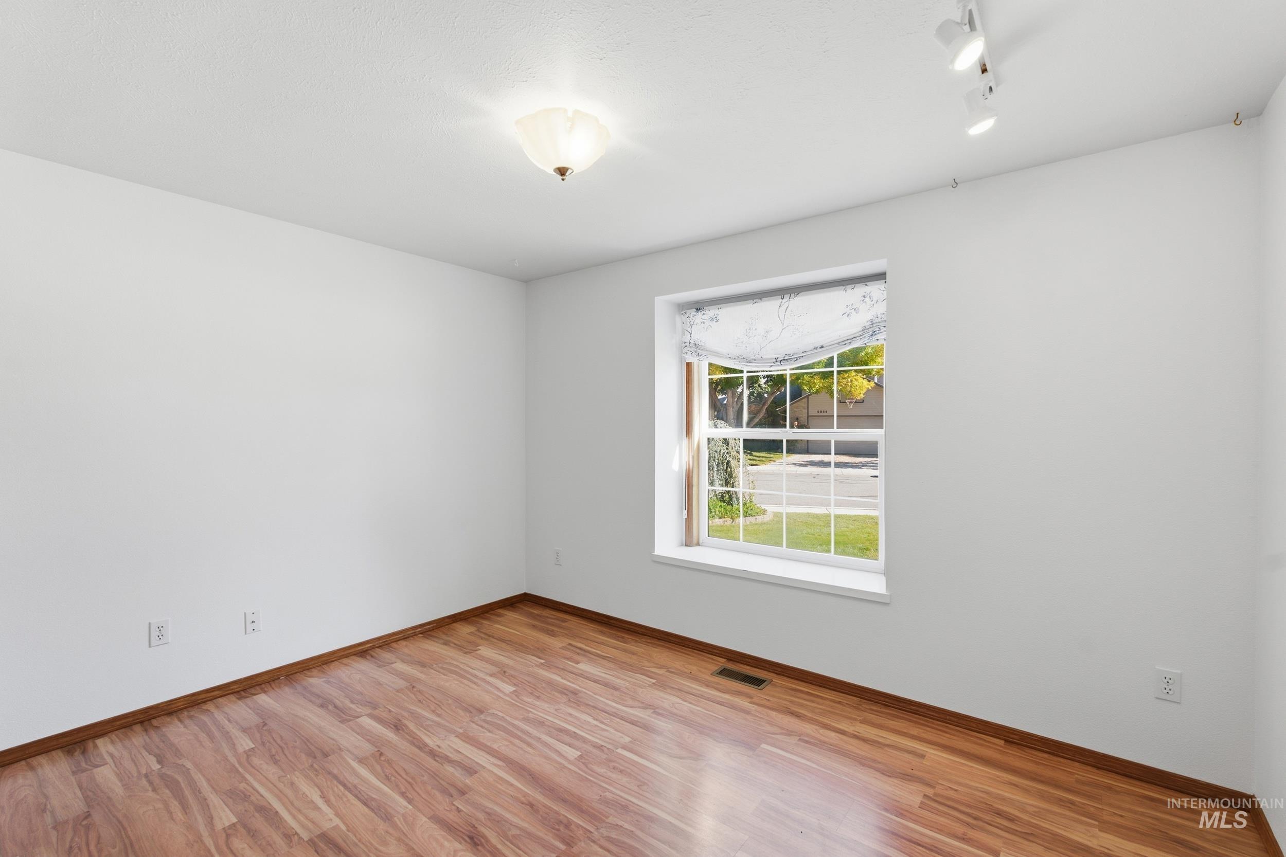 6919 N Glencrest Way Property Photo 23