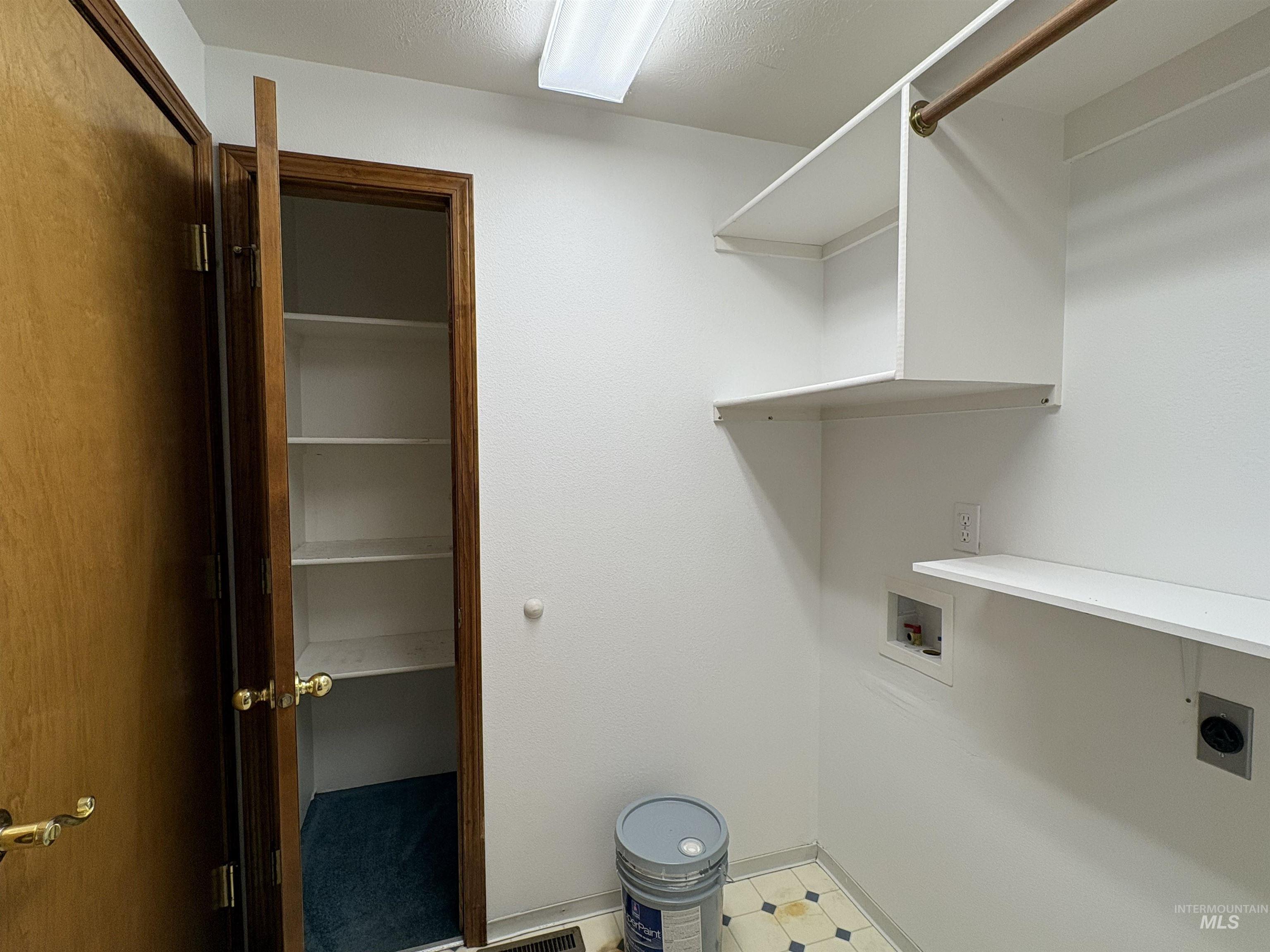 6919 N Glencrest Way Property Photo 24