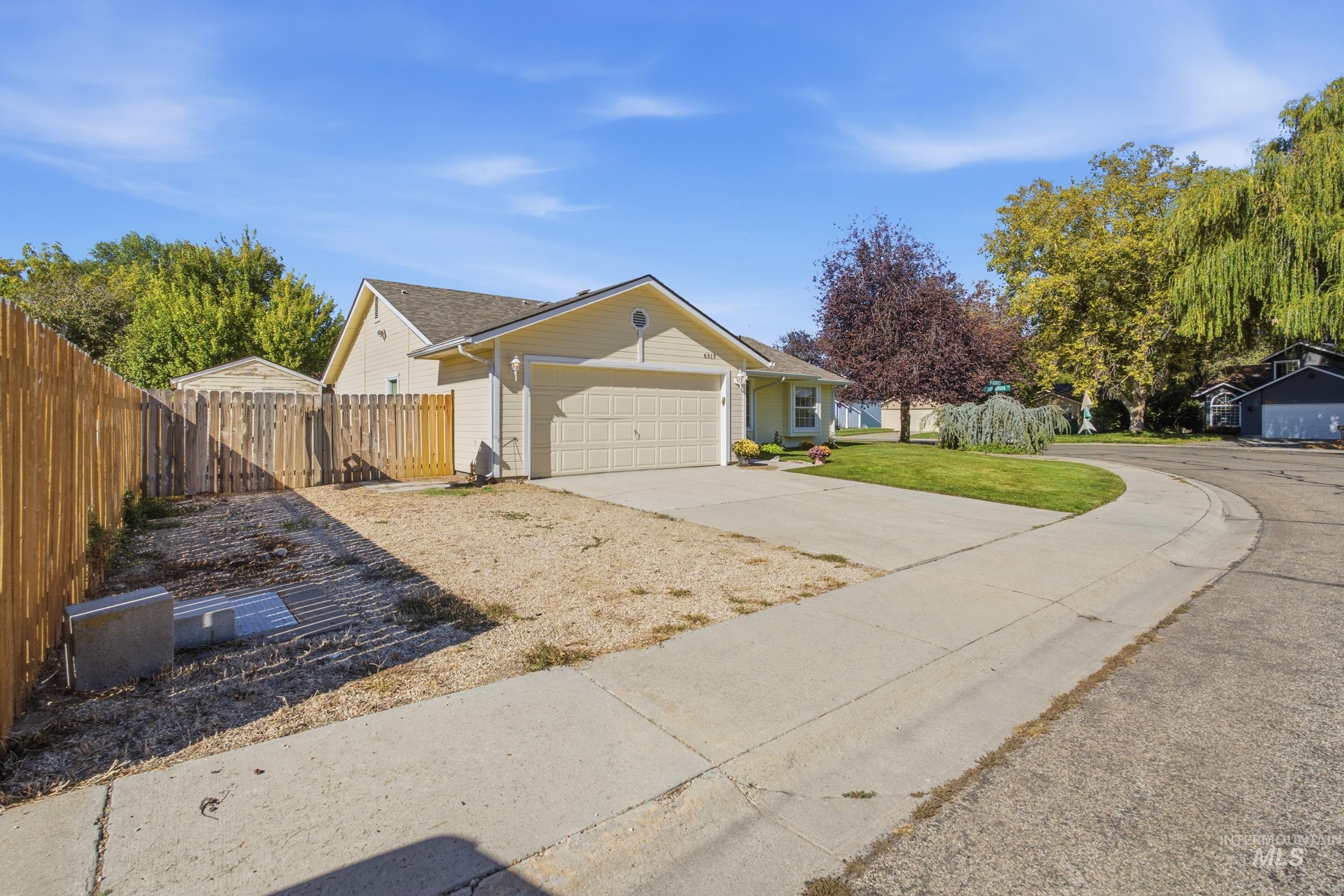 6919 N Glencrest Way Property Photo 37