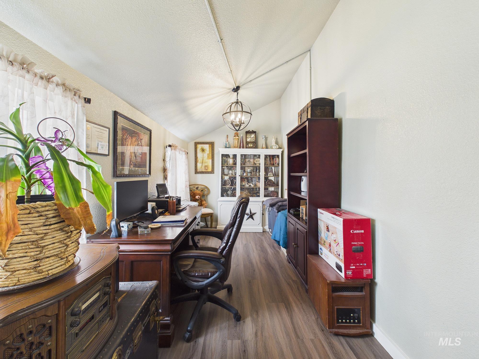 2133 Hollywood Blvd Property Photo 8