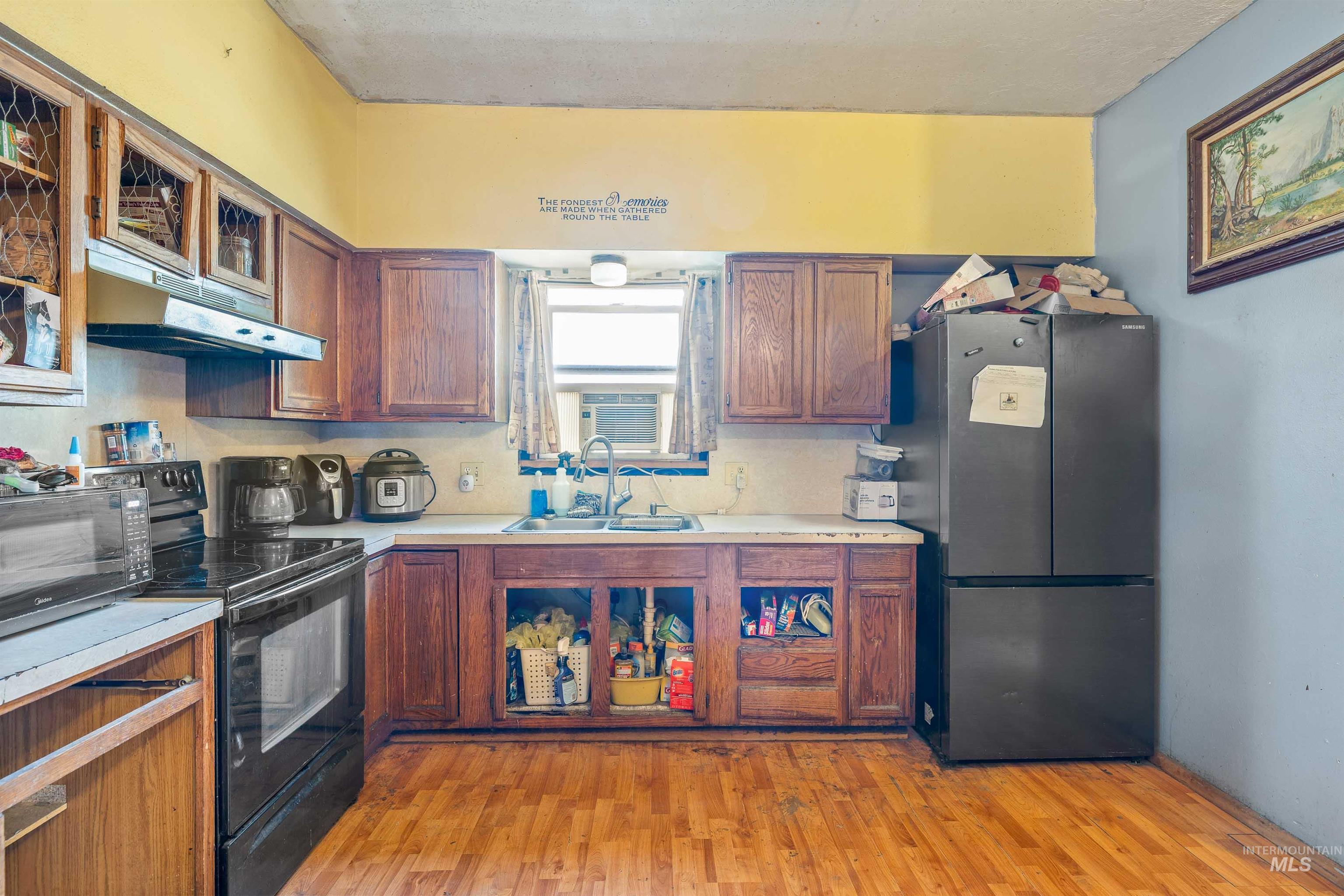 131 W Spring Street Property Photo 4