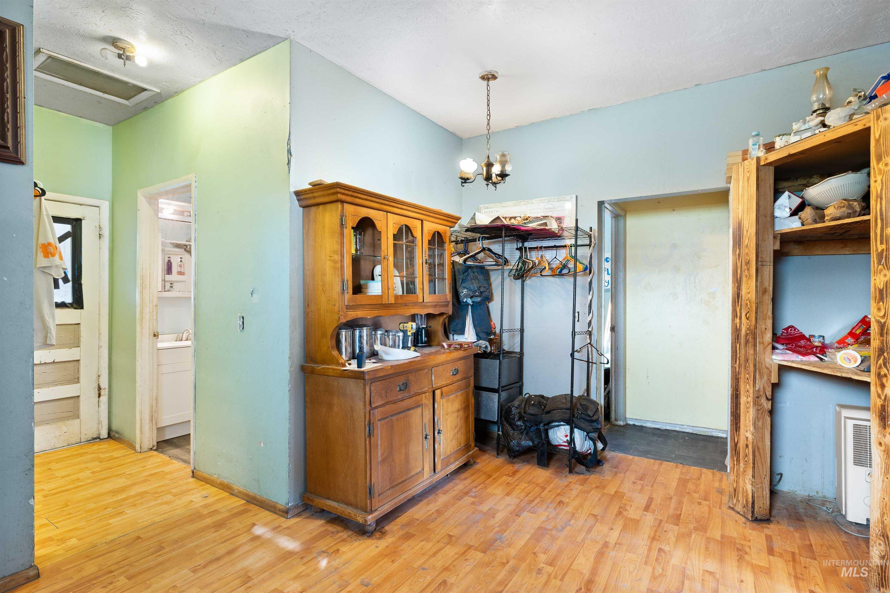 131 W Spring Street Property Photo 5